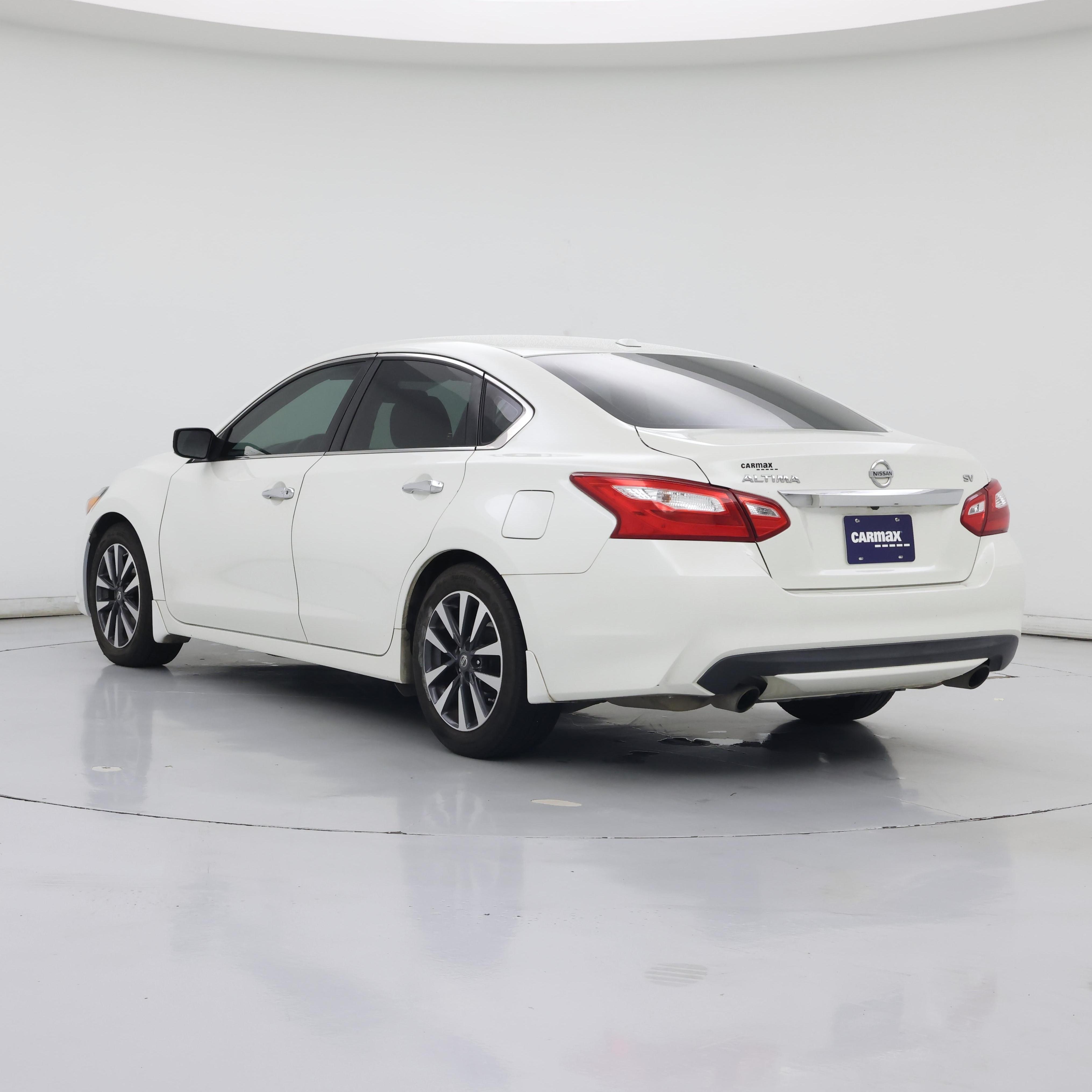Thumbnail: 2016 Nissan Altima - 2