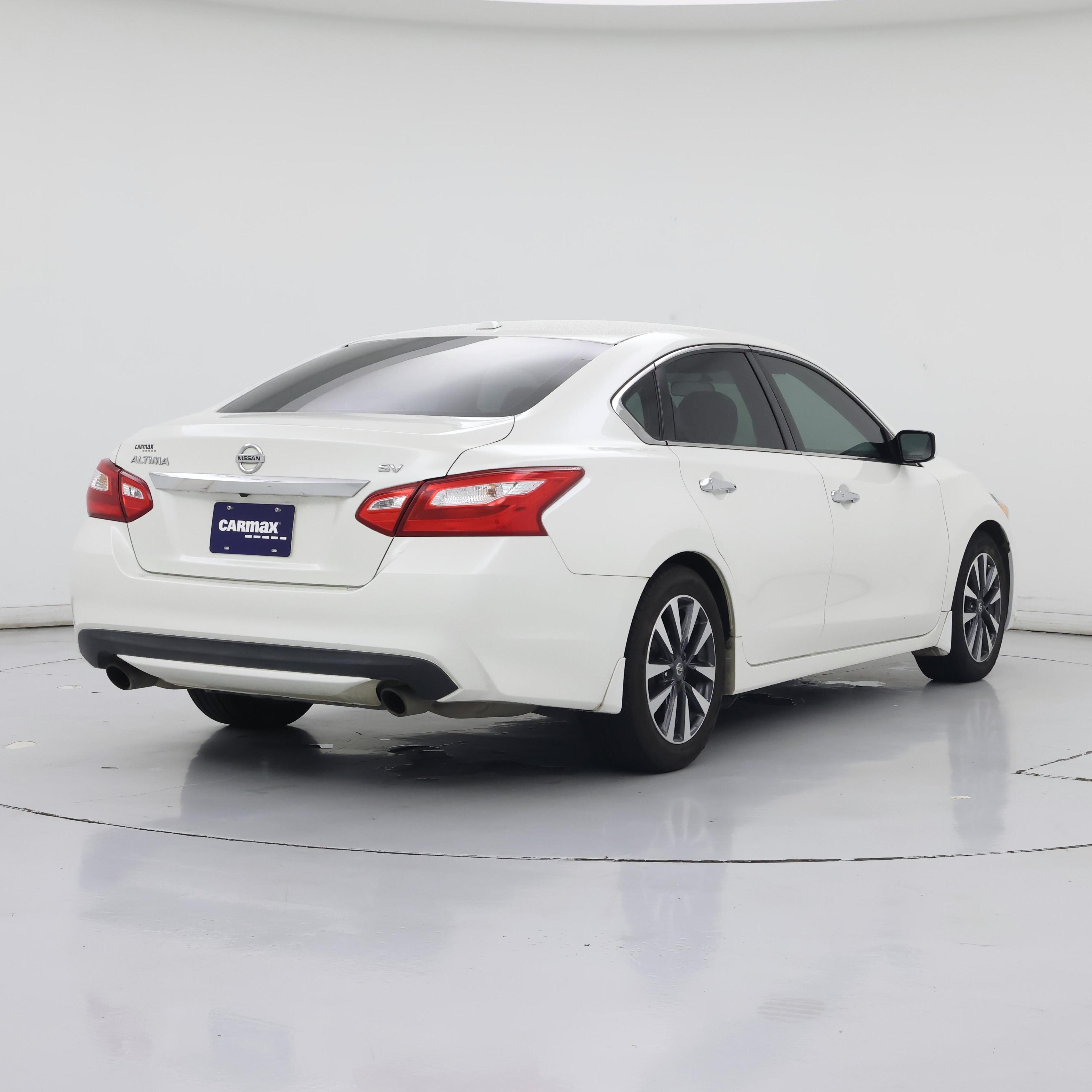 Thumbnail: 2016 Nissan Altima - 8