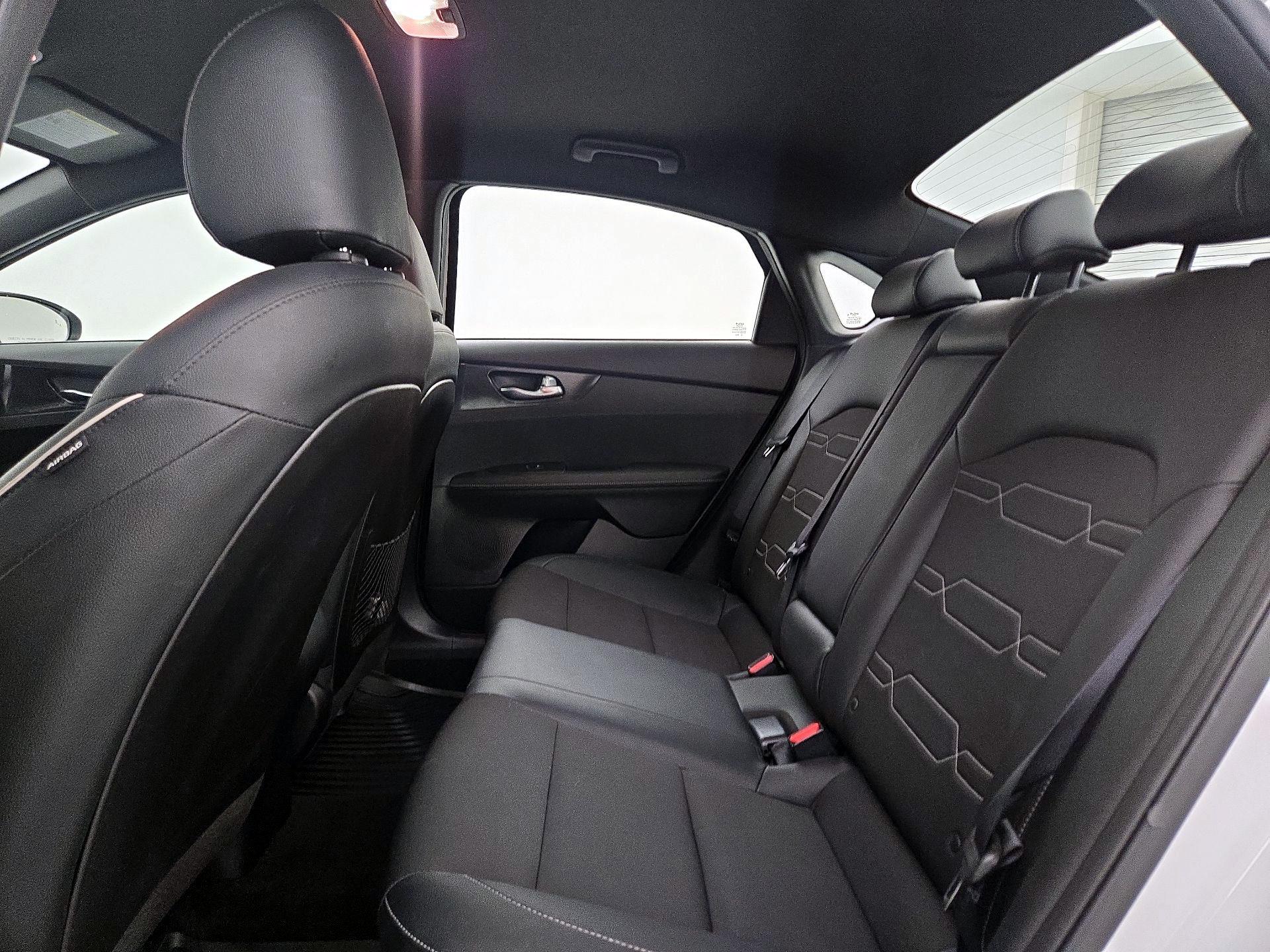 Thumbnail: 2023 Kia Forte - 20