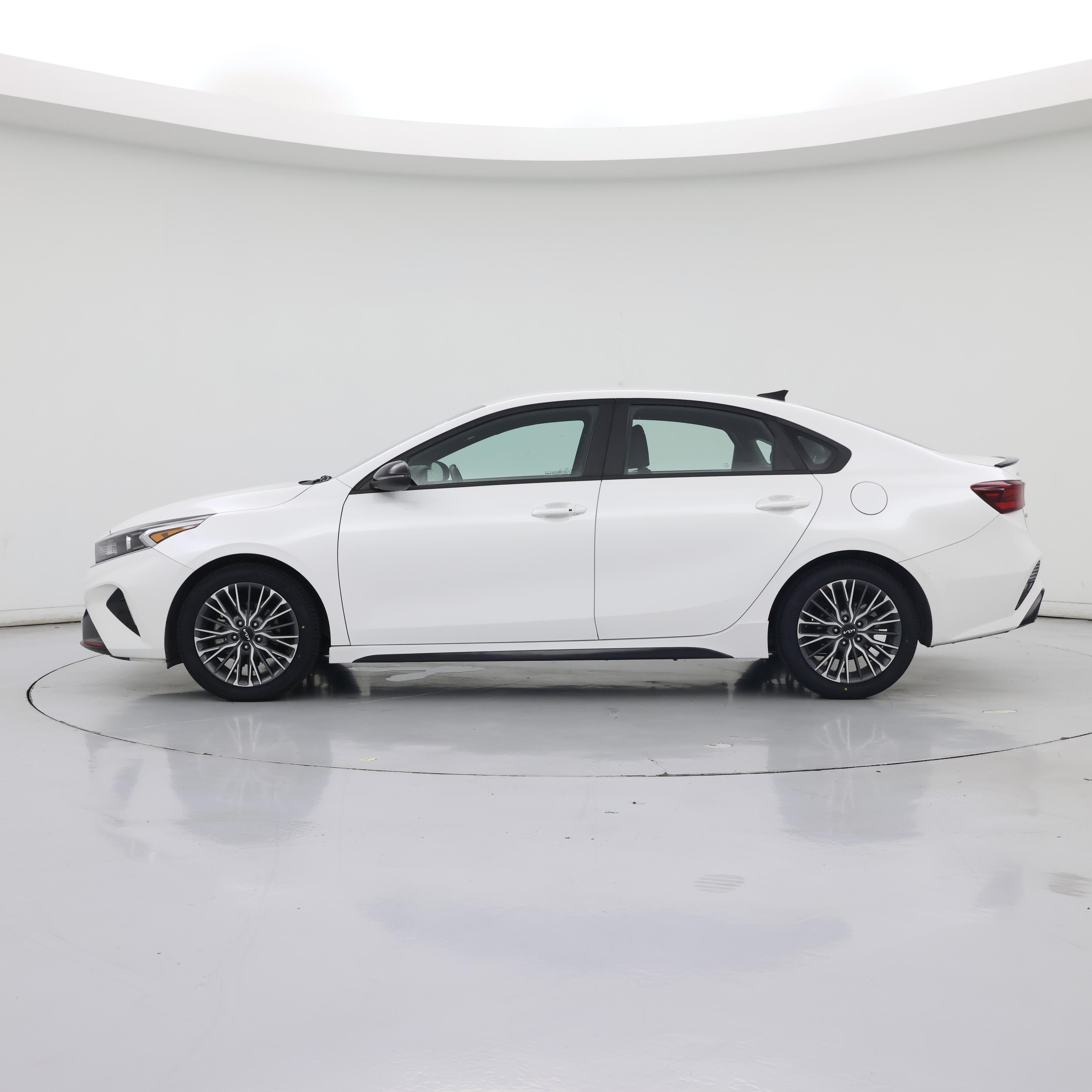 Thumbnail: 2023 Kia Forte - 3