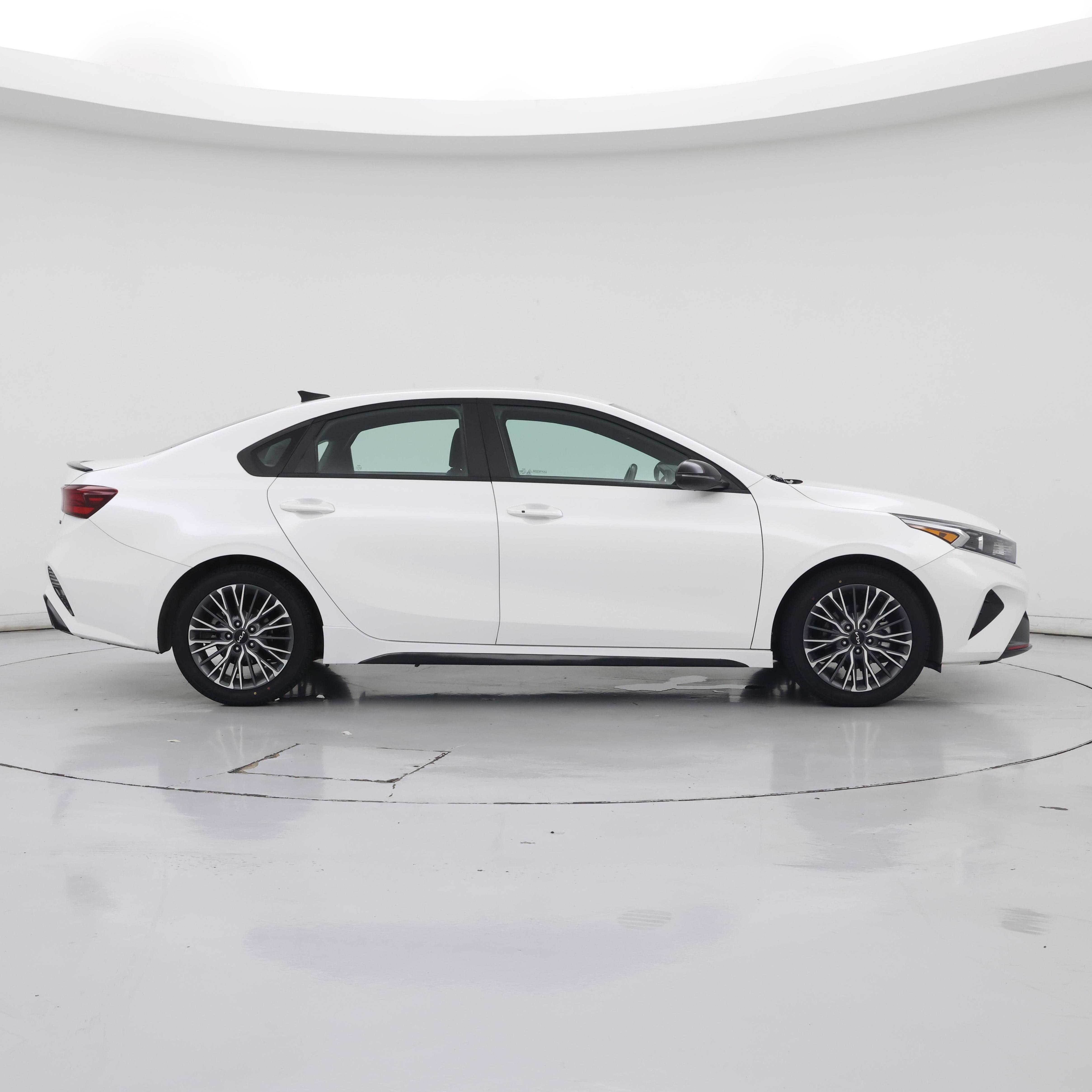 Thumbnail: 2023 Kia Forte - 7