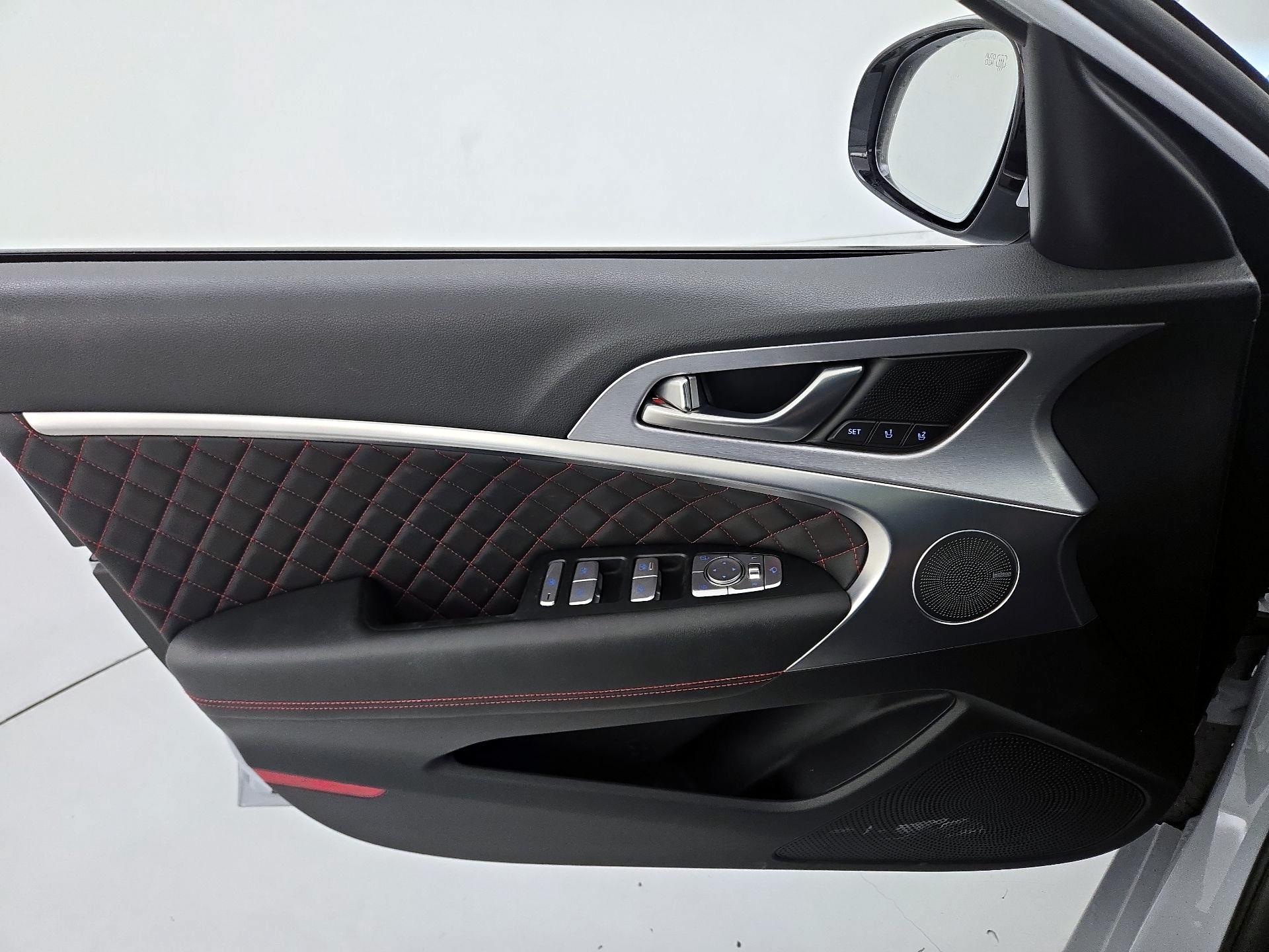Thumbnail: 2019 Genesis G70 - 12