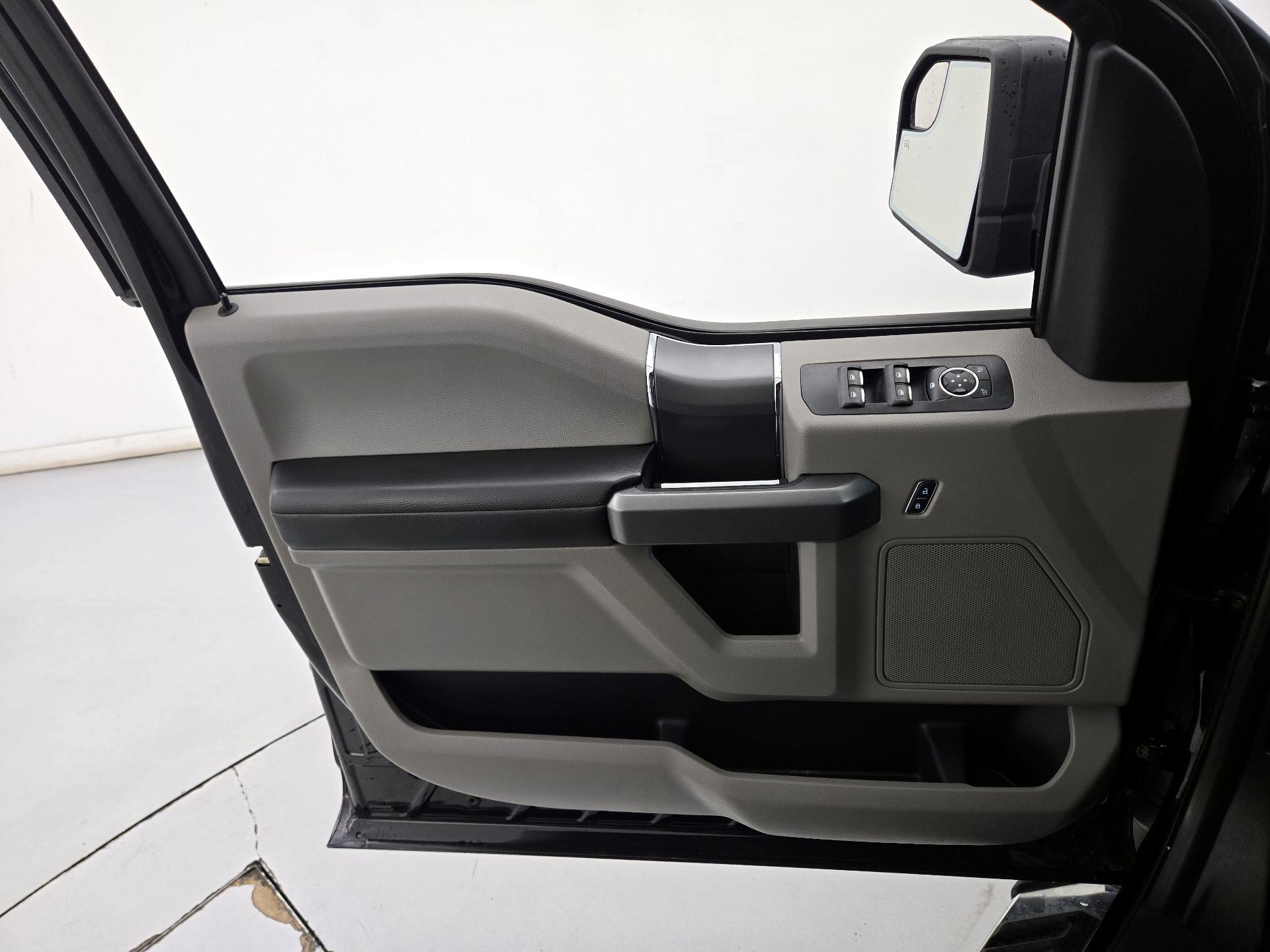 Thumbnail: 2017 Ford F-150 - 12