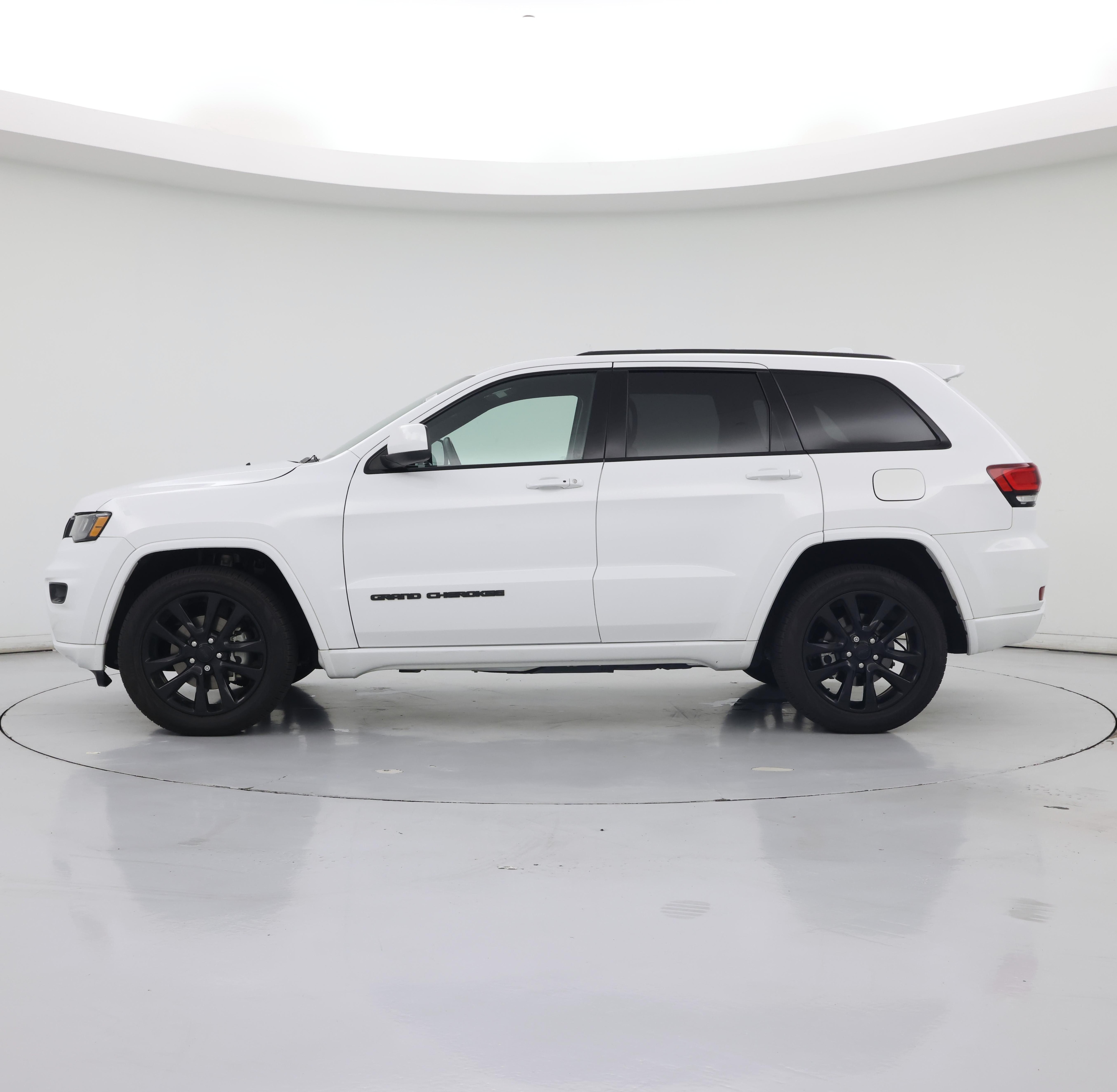 Thumbnail: 2019 Jeep Grand Cherokee - 3