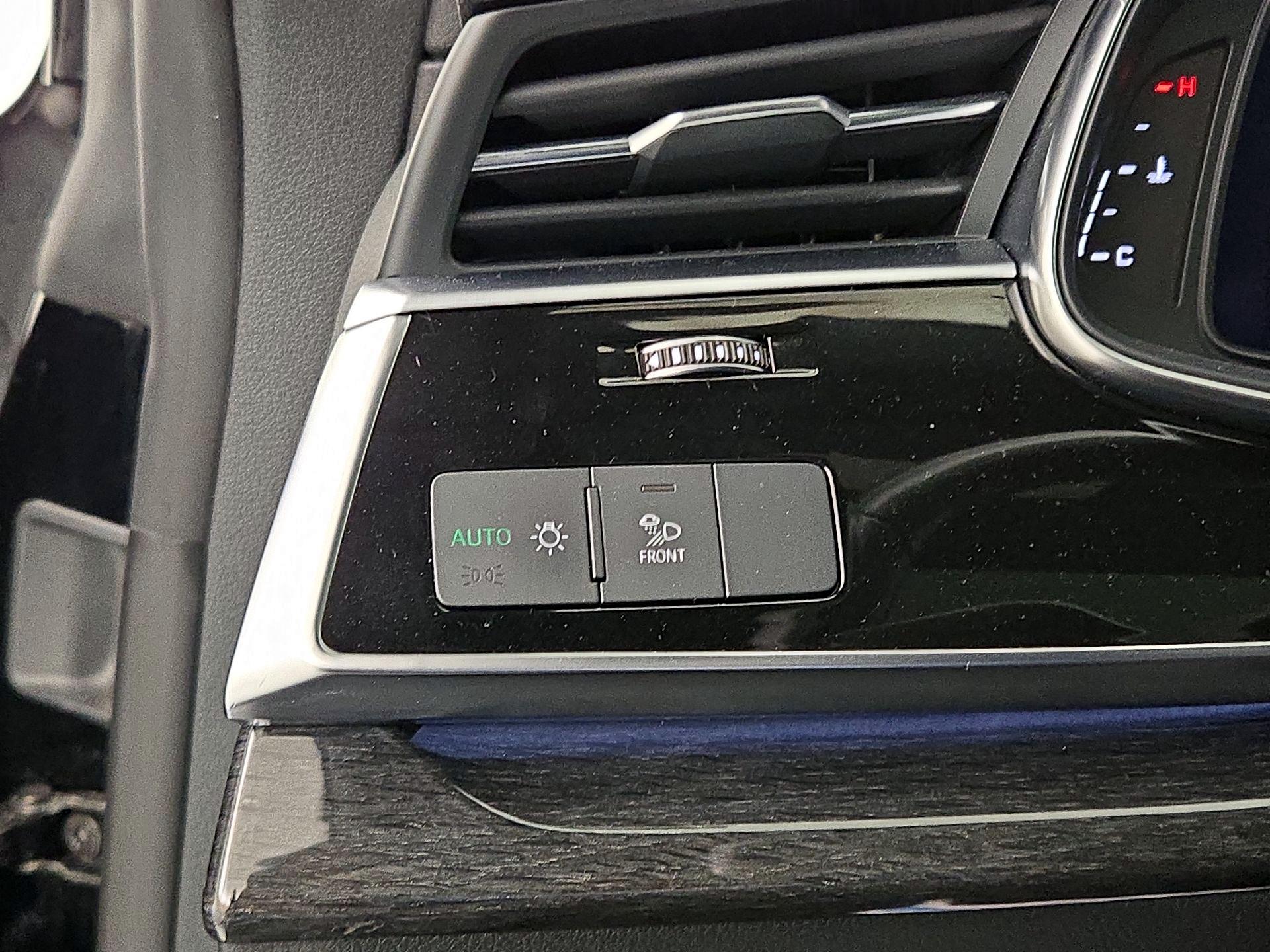 Thumbnail: 2019 Audi Q8 - 13
