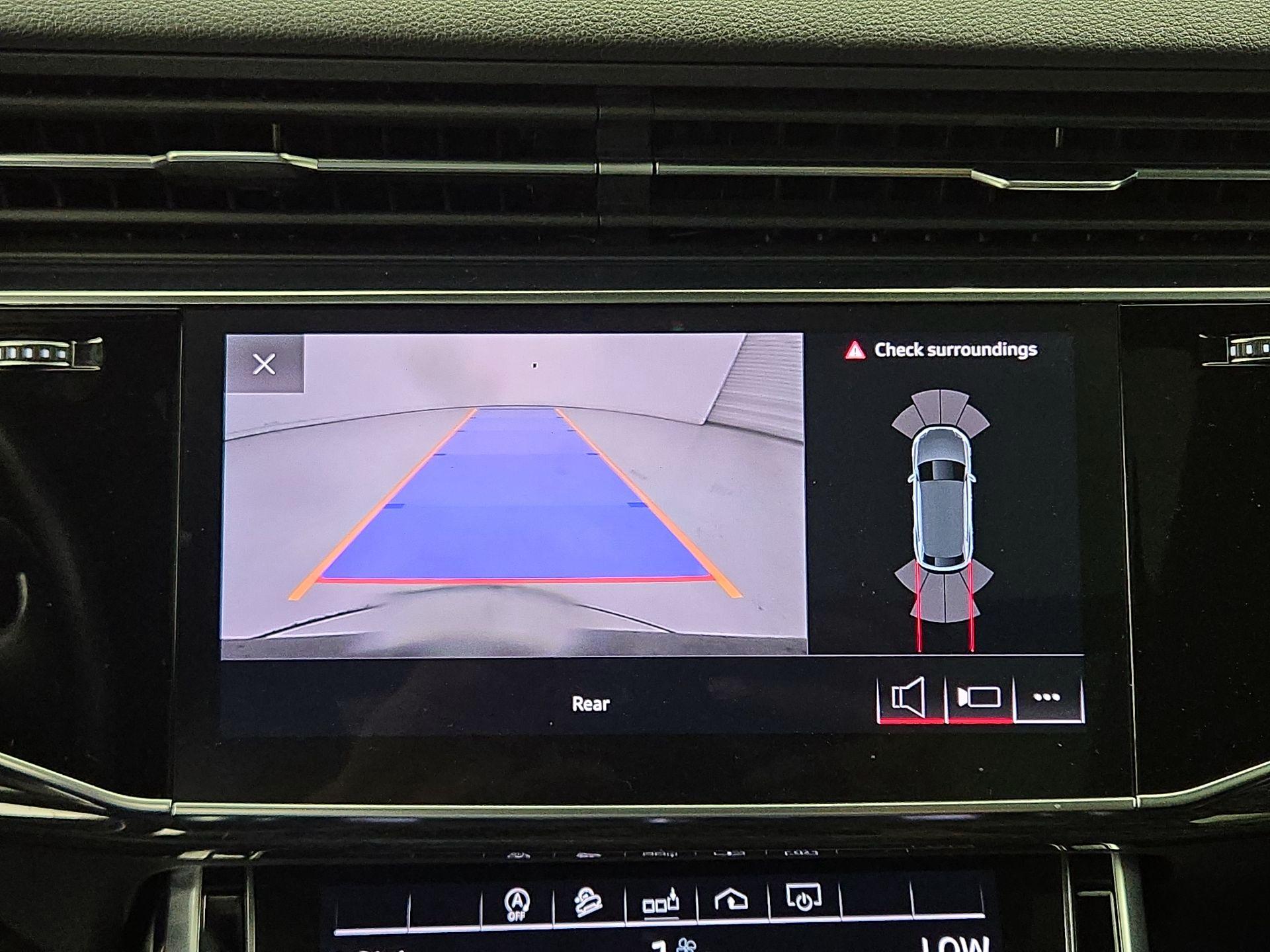 Thumbnail: 2019 Audi Q8 - 14