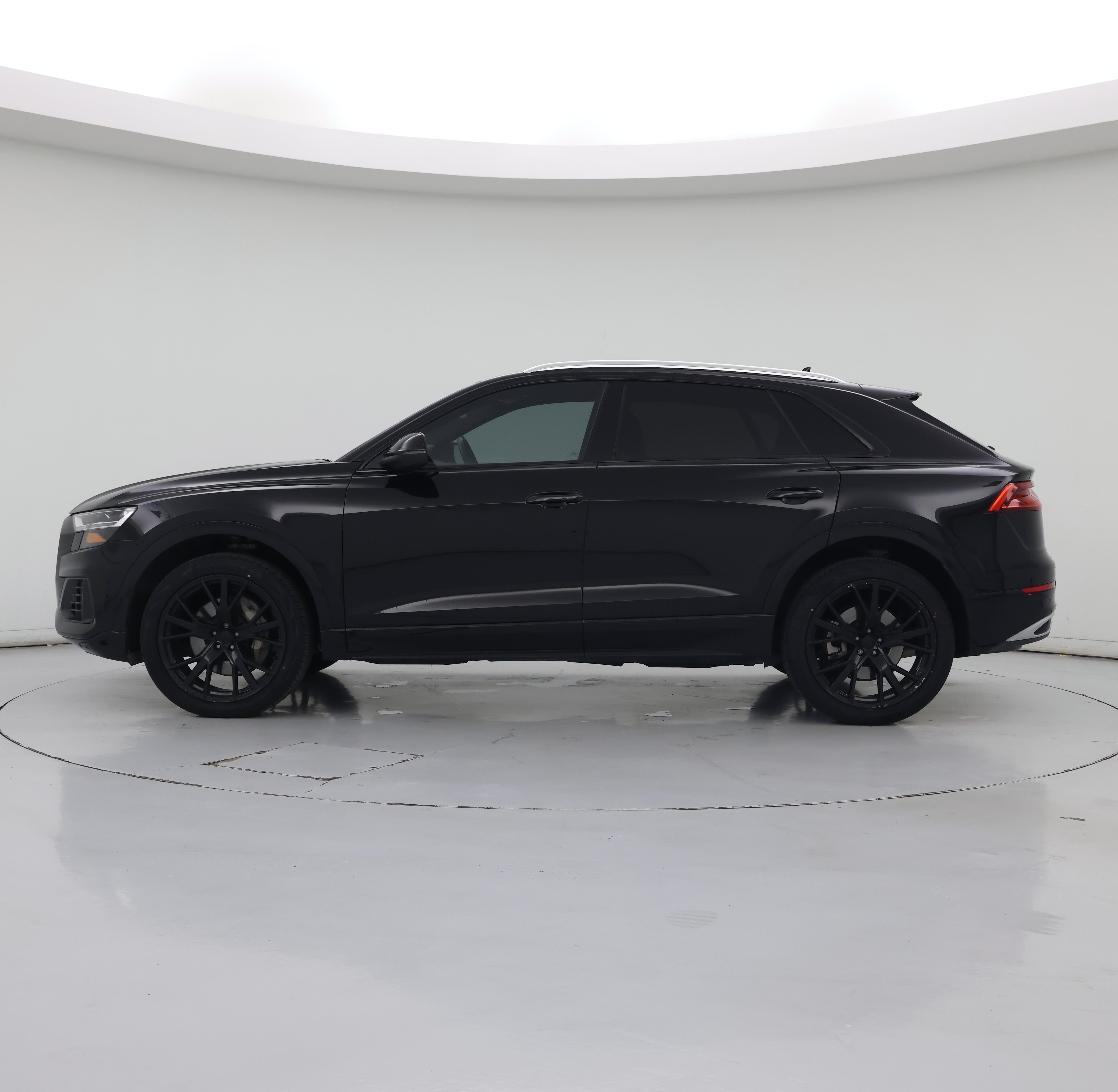 Thumbnail: 2019 Audi Q8 - 3