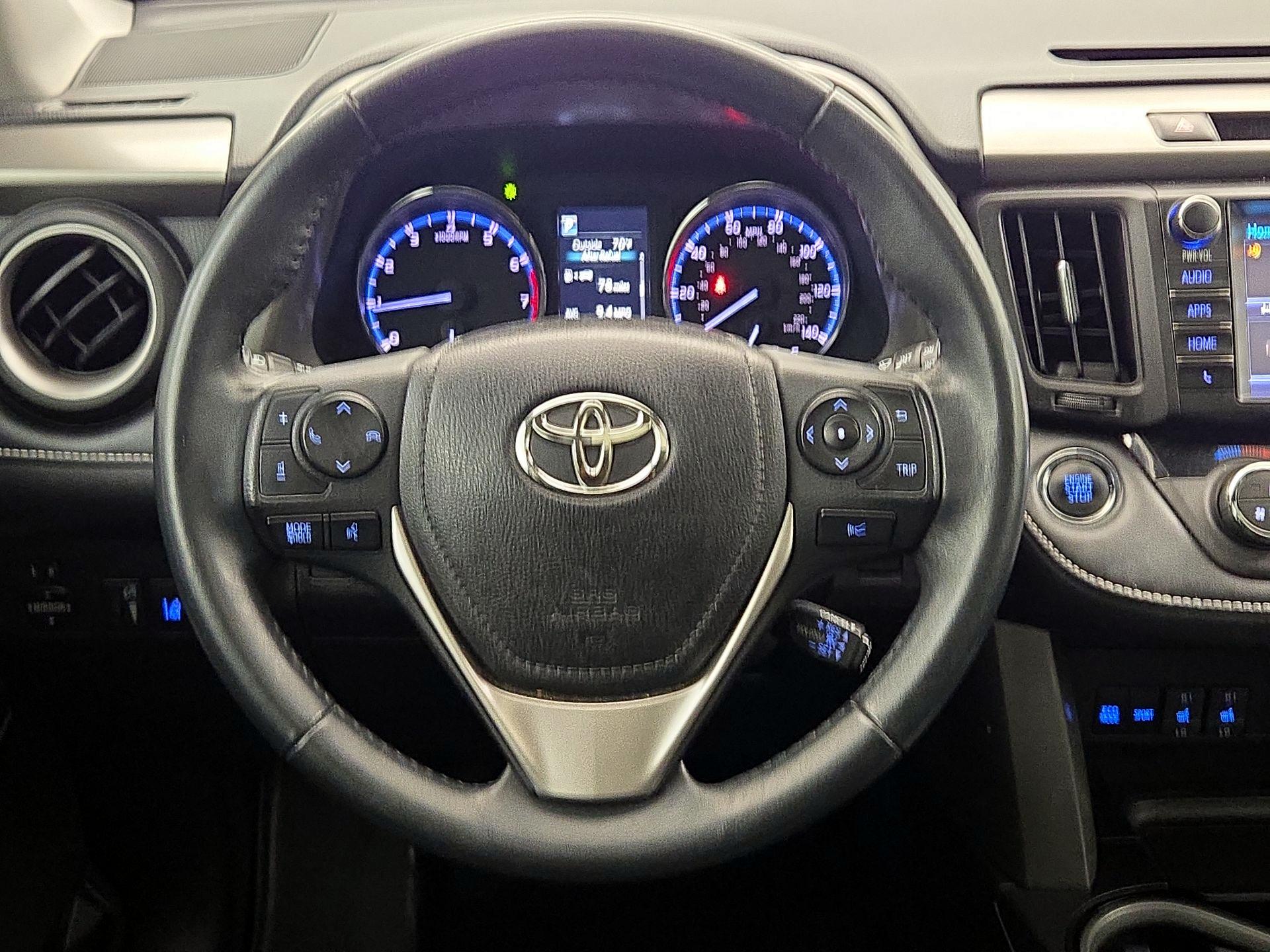 Thumbnail: 2018 Toyota RAV4 - 10