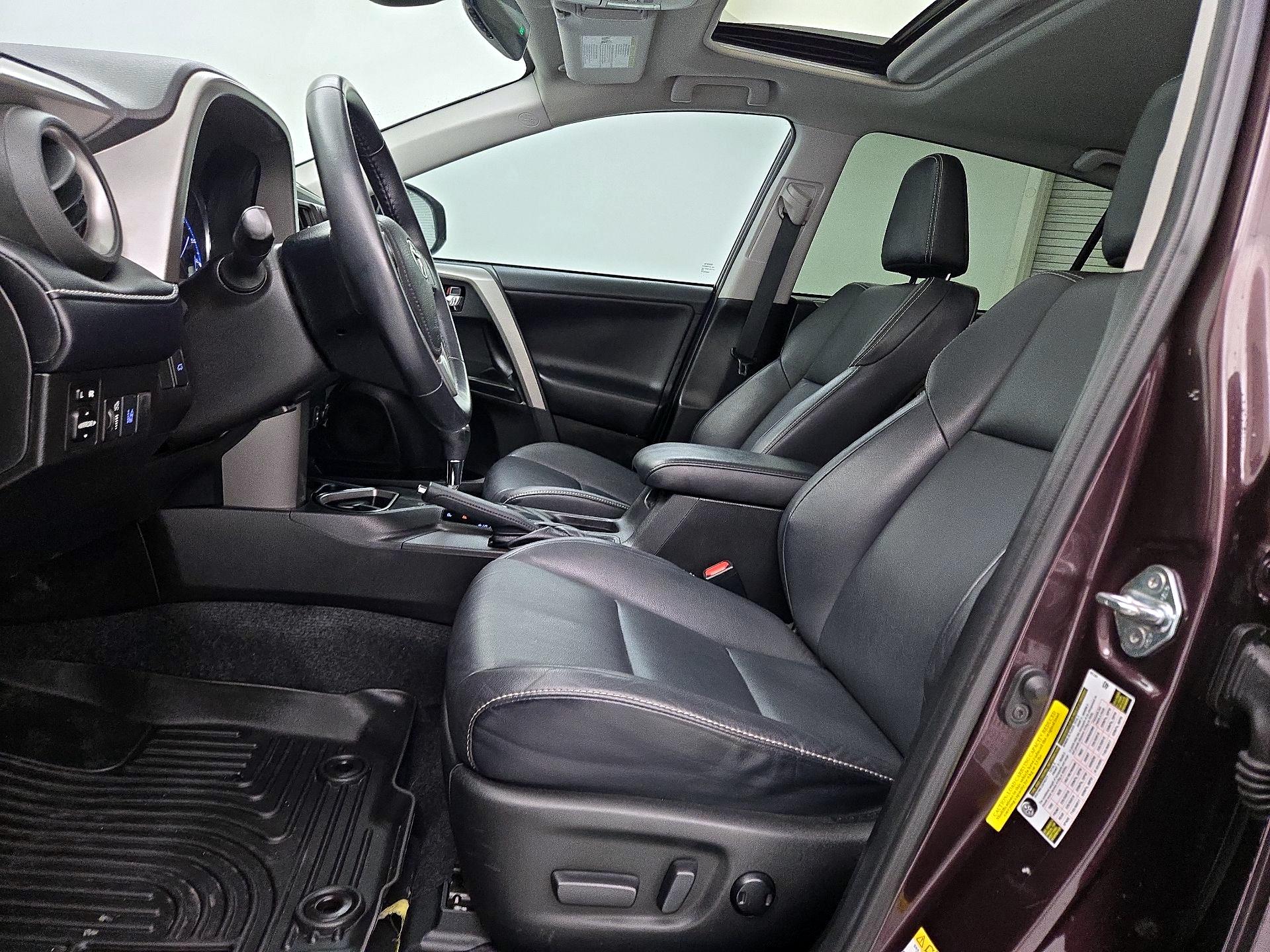 Thumbnail: 2018 Toyota RAV4 - 11