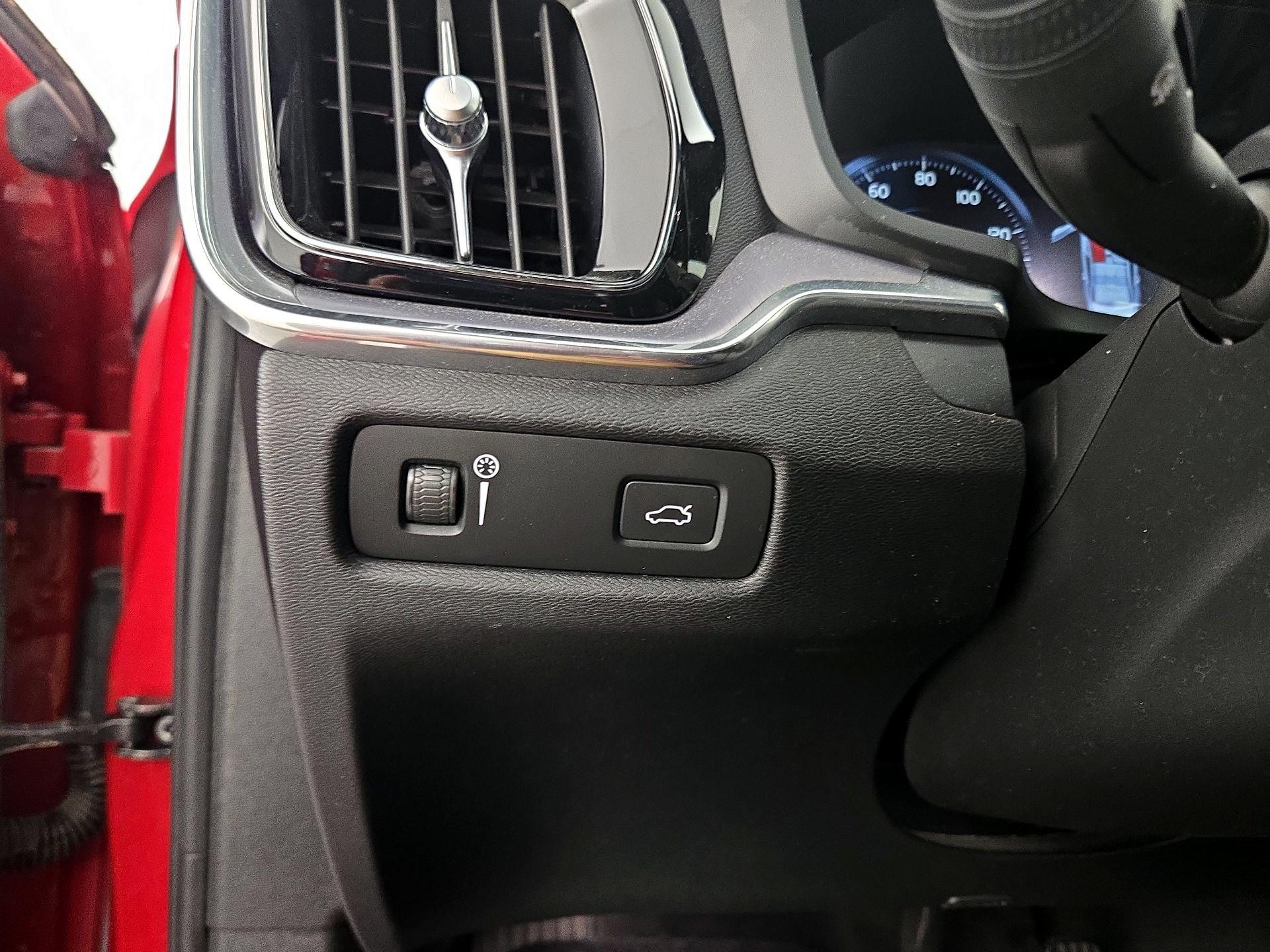 Thumbnail: 2020 Volvo S60 - 13