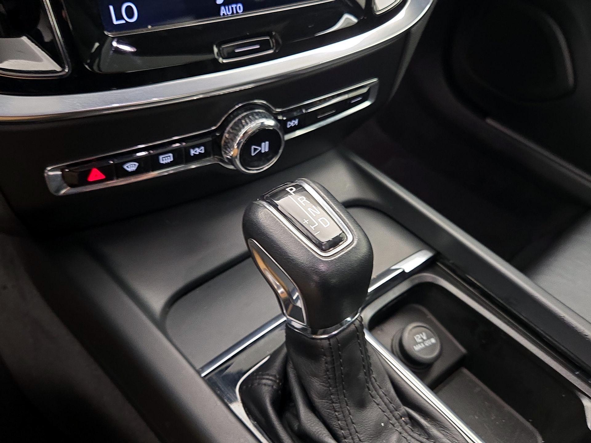 Thumbnail: 2020 Volvo S60 - 18