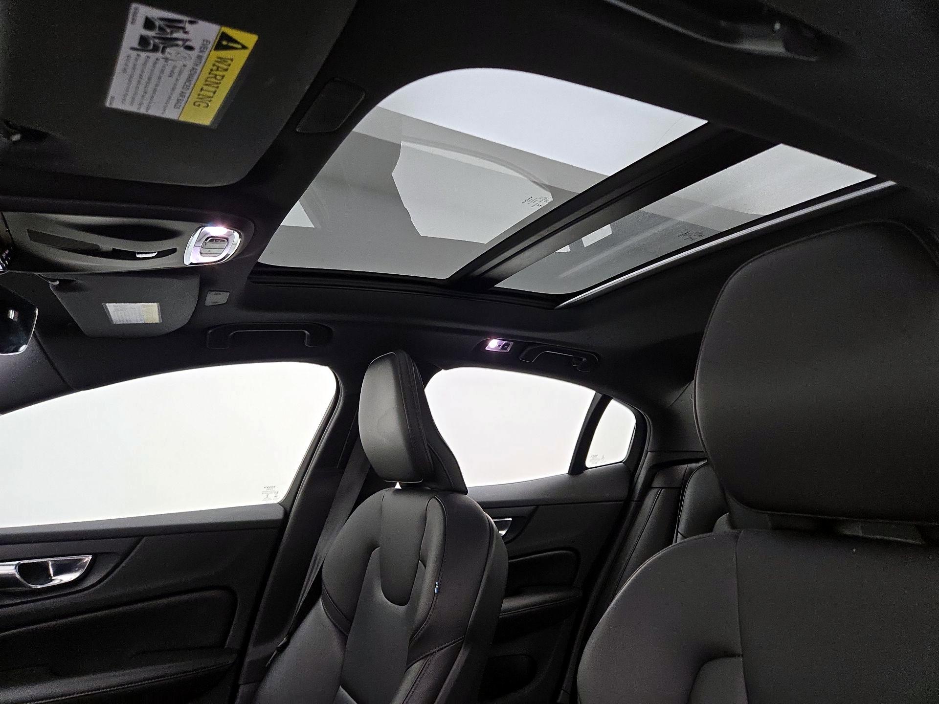 Thumbnail: 2020 Volvo S60 - 20