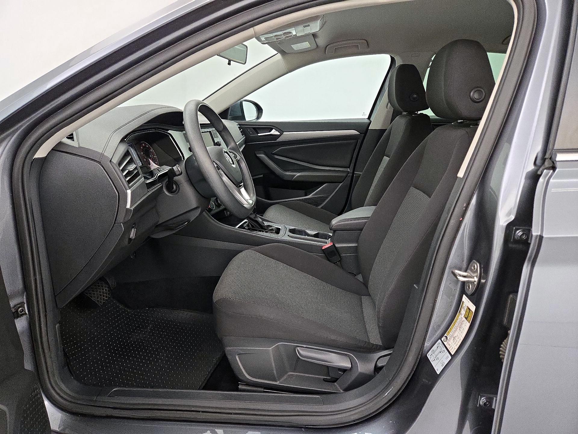 Thumbnail: 2019 Volkswagen Jetta - 11