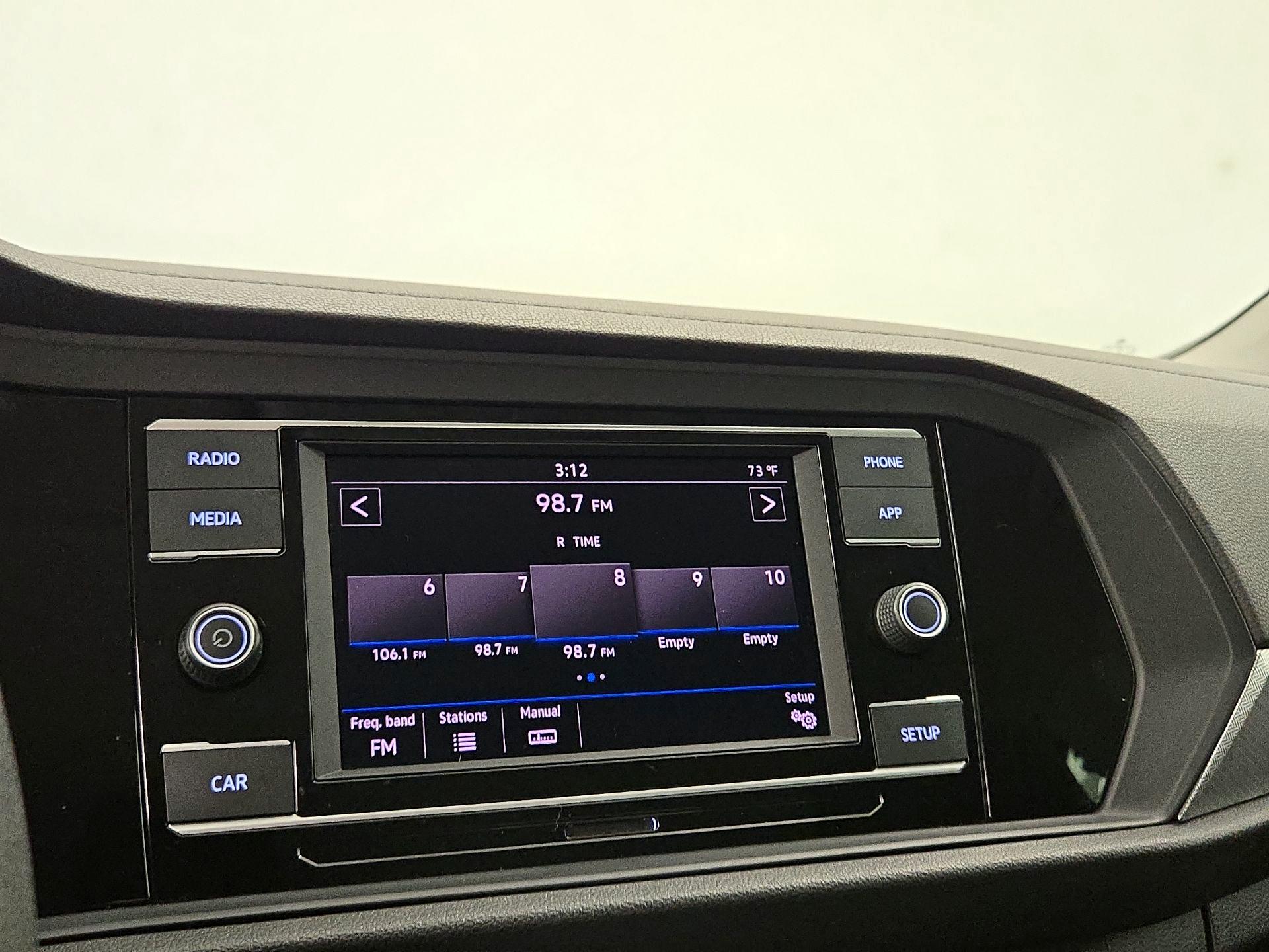 Thumbnail: 2019 Volkswagen Jetta - 15