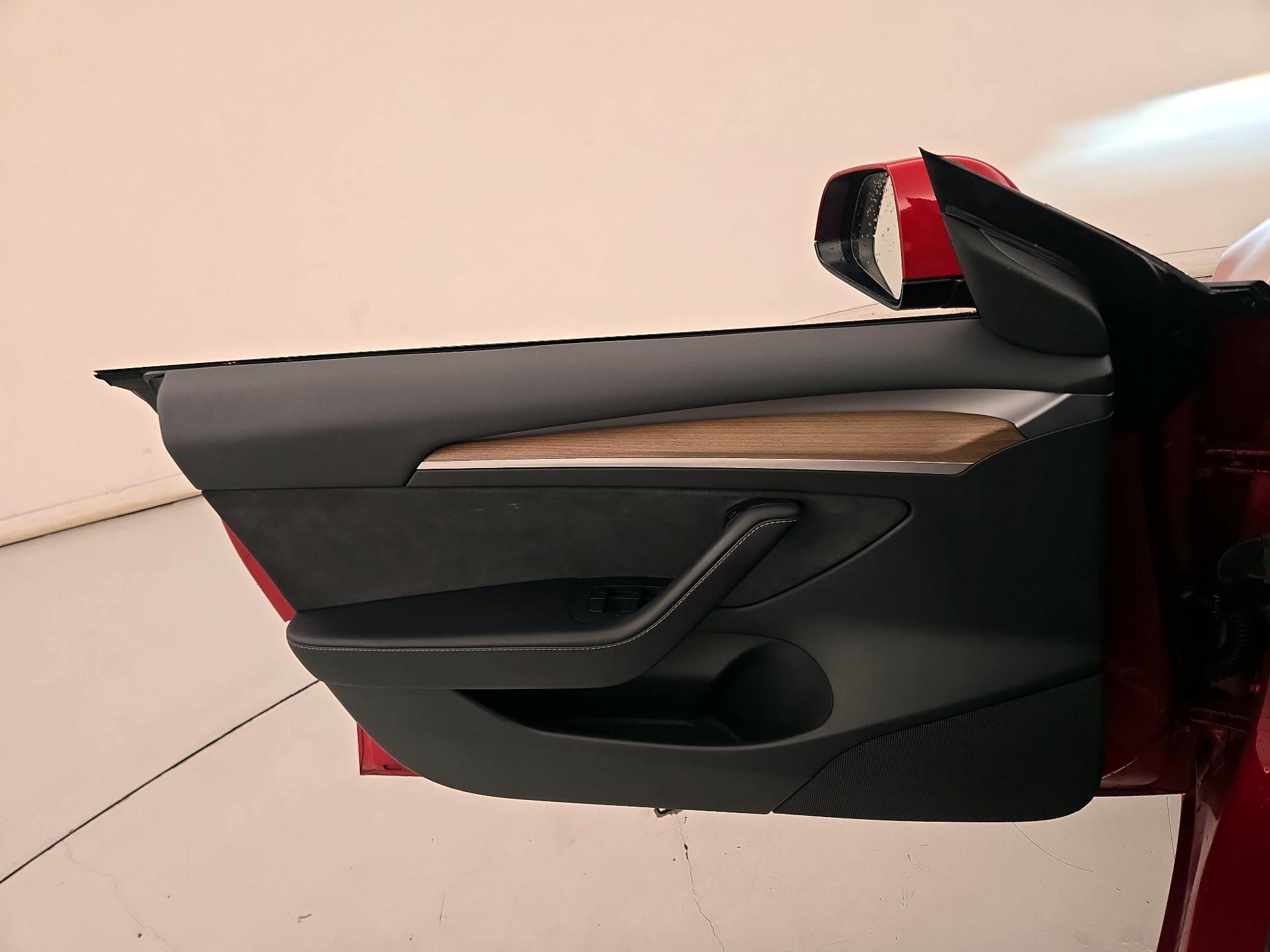 Thumbnail: 2023 Tesla Model 3 - 12