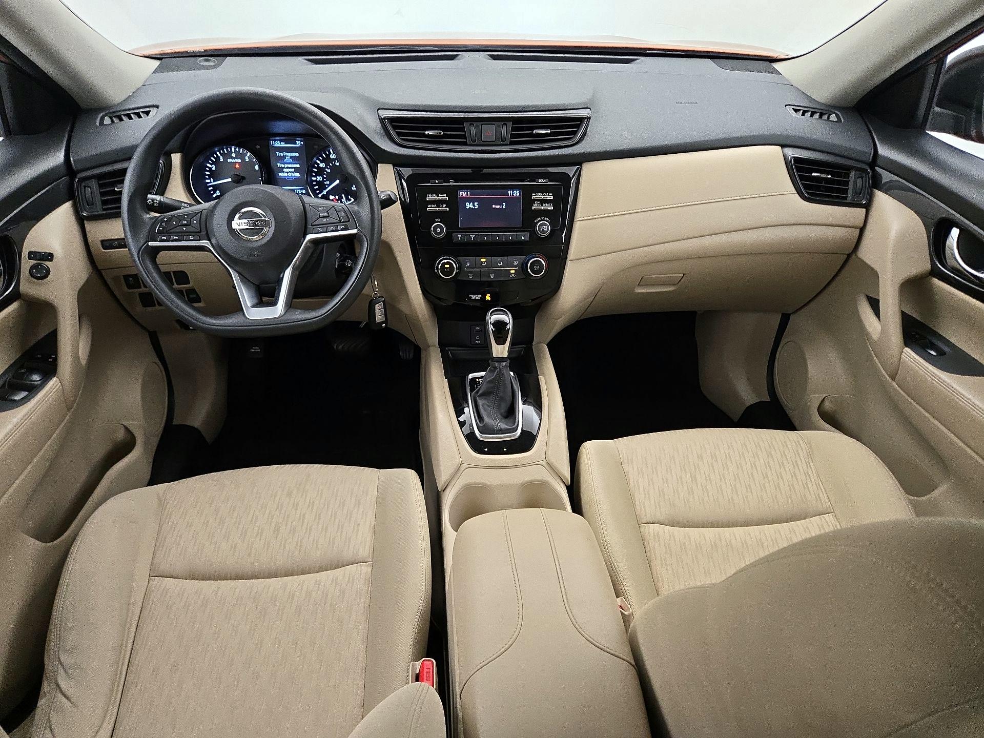 Thumbnail: 2017 Nissan Rogue - 9