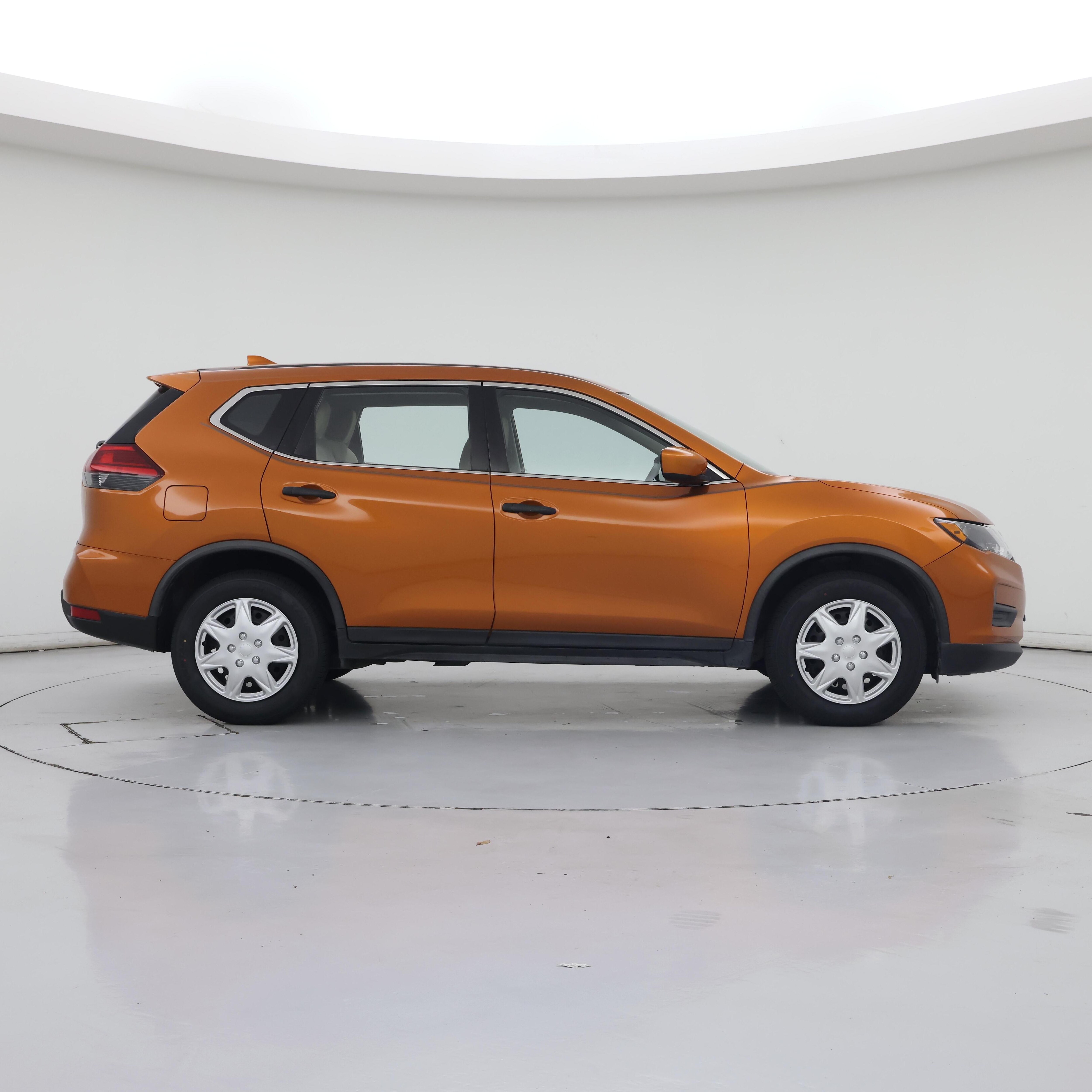 Thumbnail: 2017 Nissan Rogue - 7