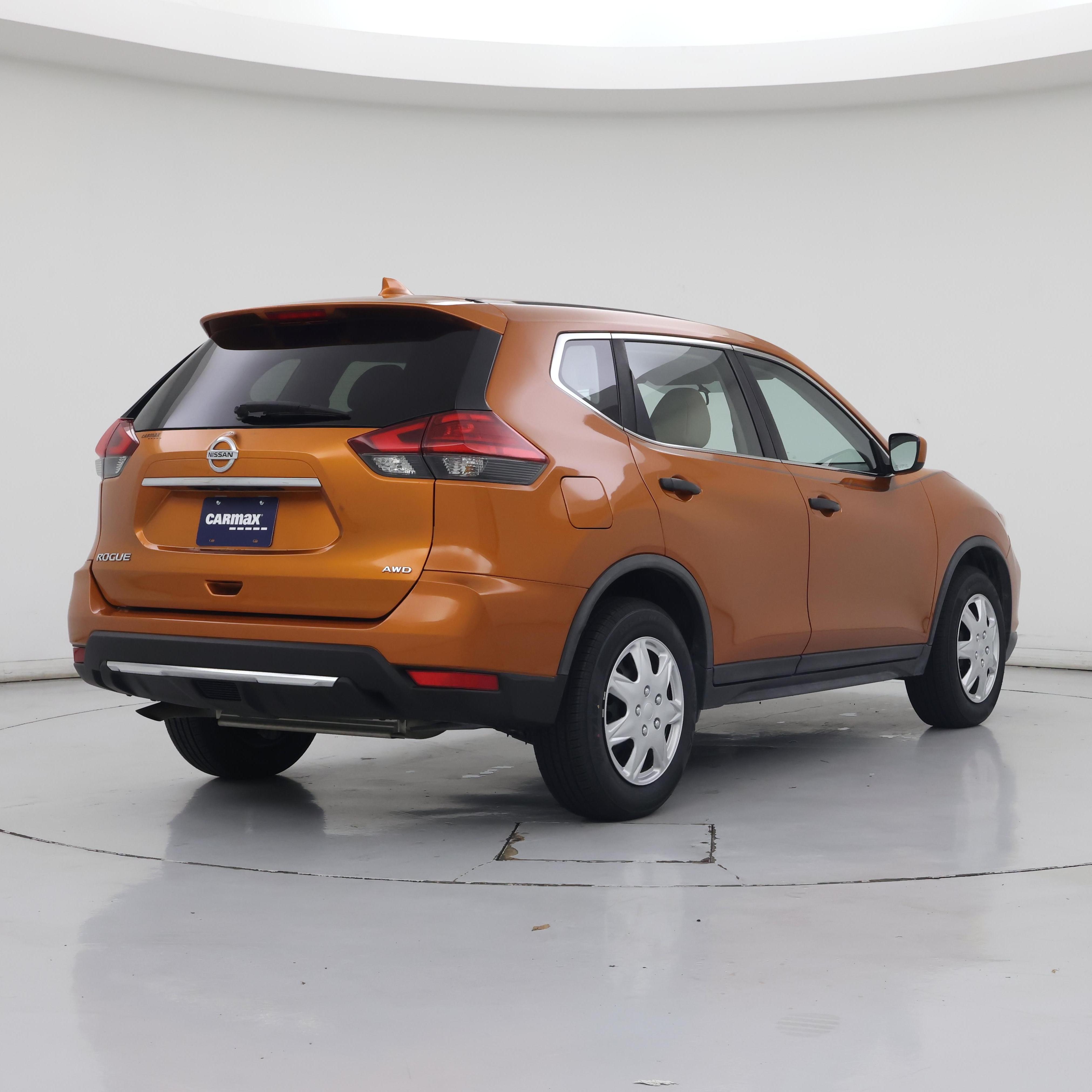 Thumbnail: 2017 Nissan Rogue - 8