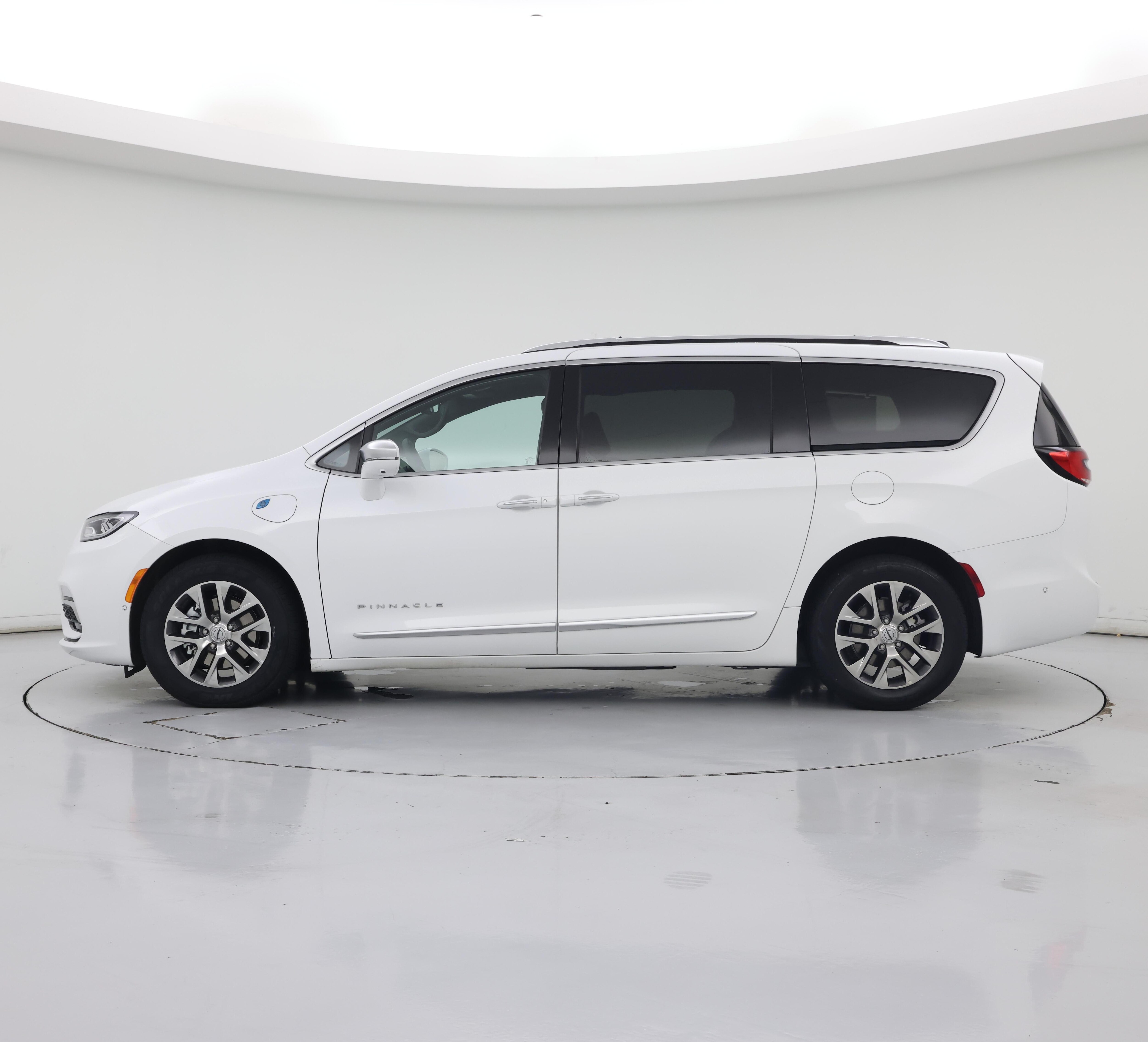 Thumbnail: 2024 Chrysler Pacifica - 3