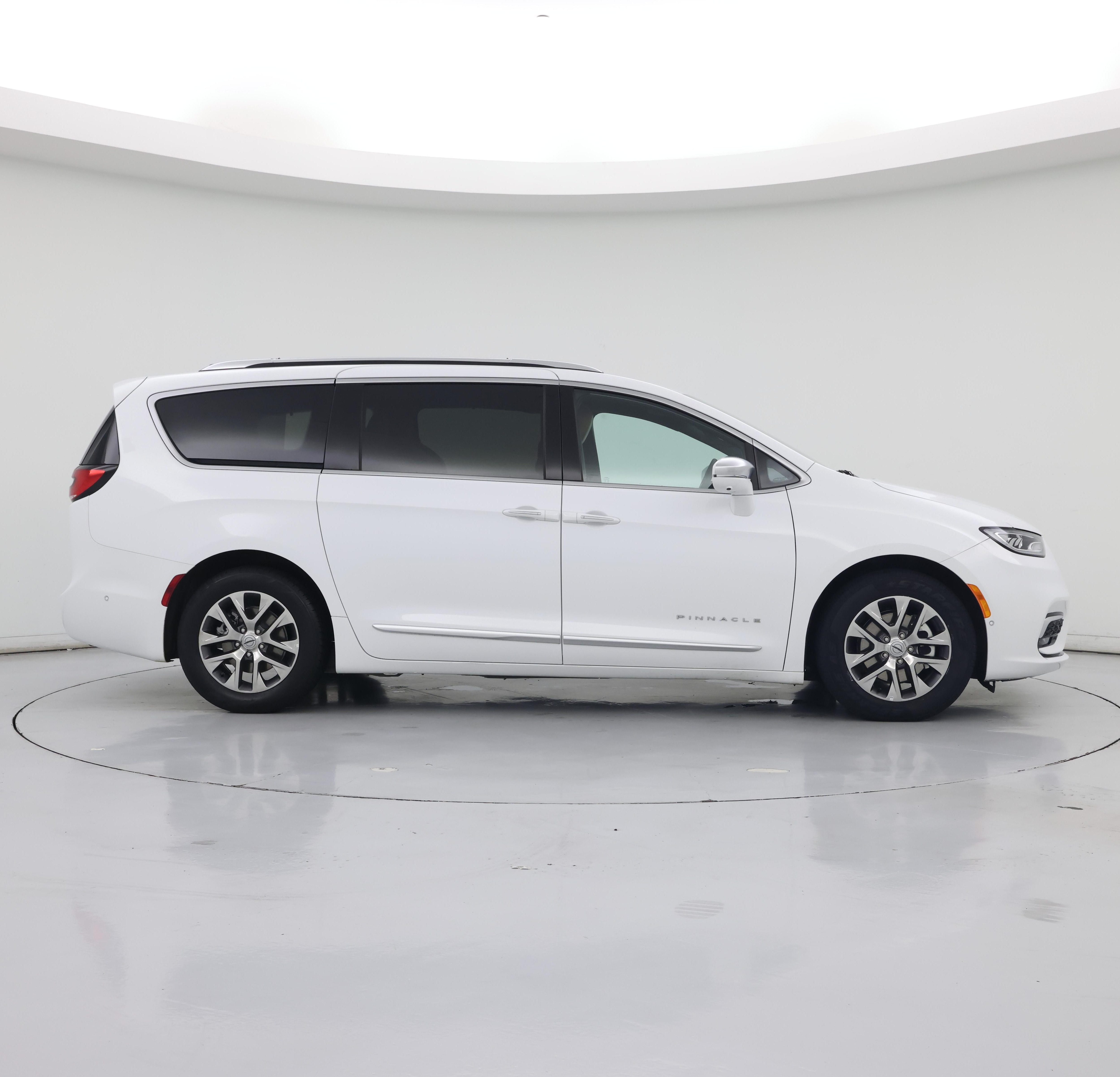 Thumbnail: 2024 Chrysler Pacifica - 7