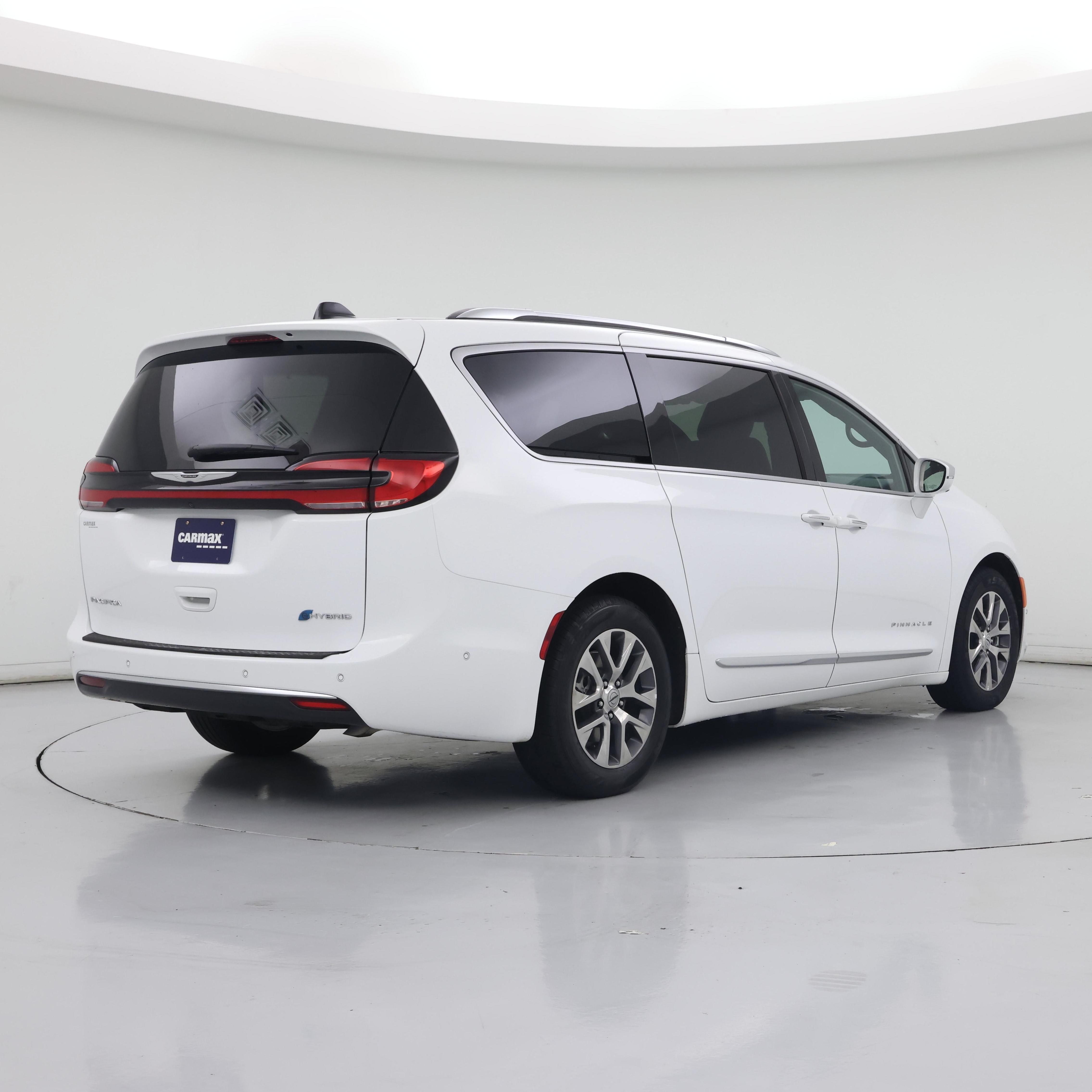 Thumbnail: 2024 Chrysler Pacifica - 8