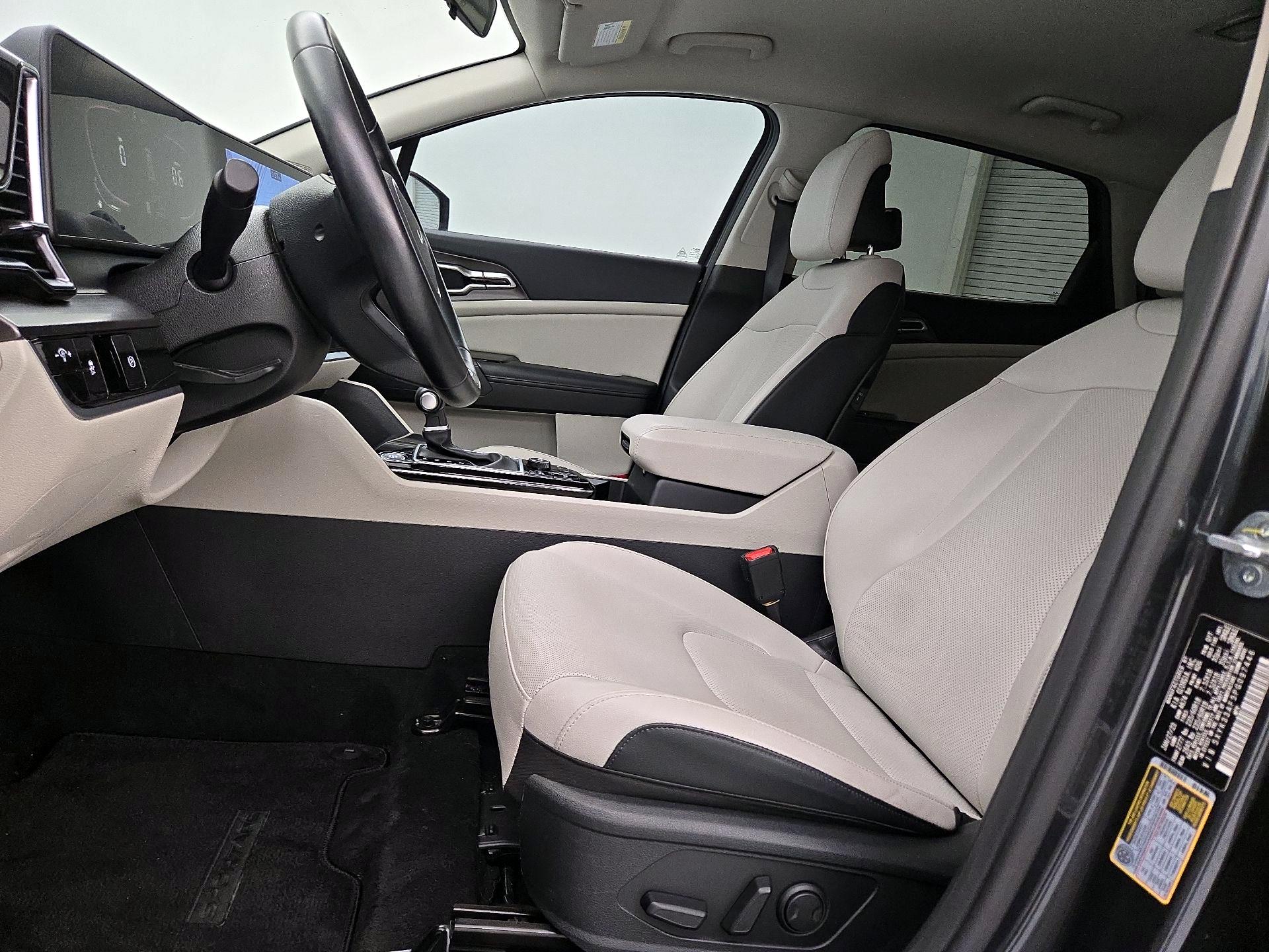 Thumbnail: 2023 Kia Sportage - 11