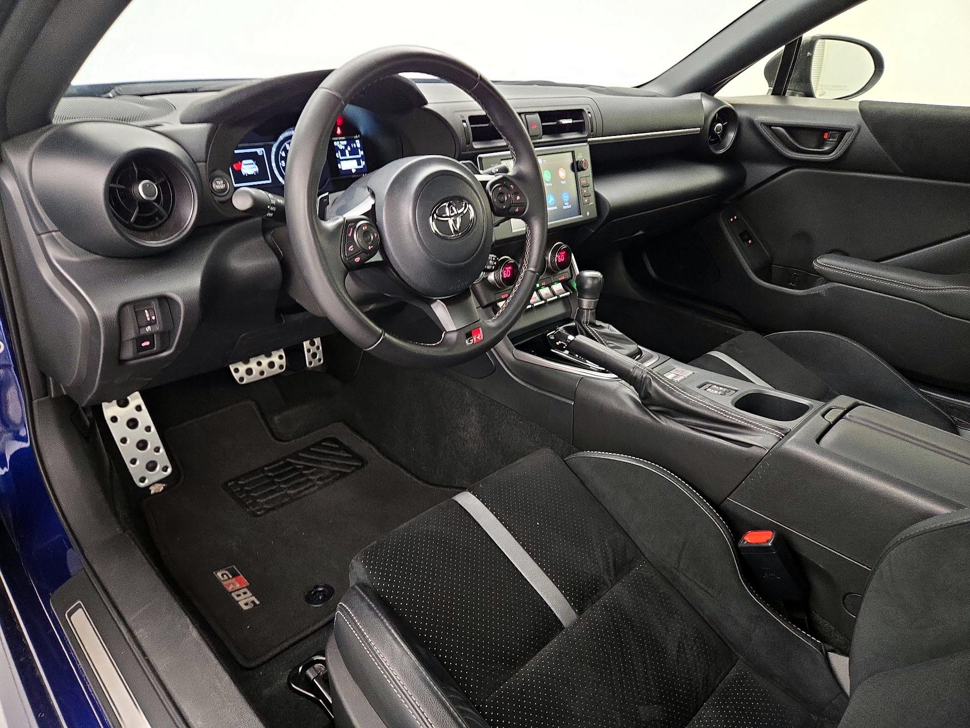 Thumbnail: 2025 Toyota GR86 - 9