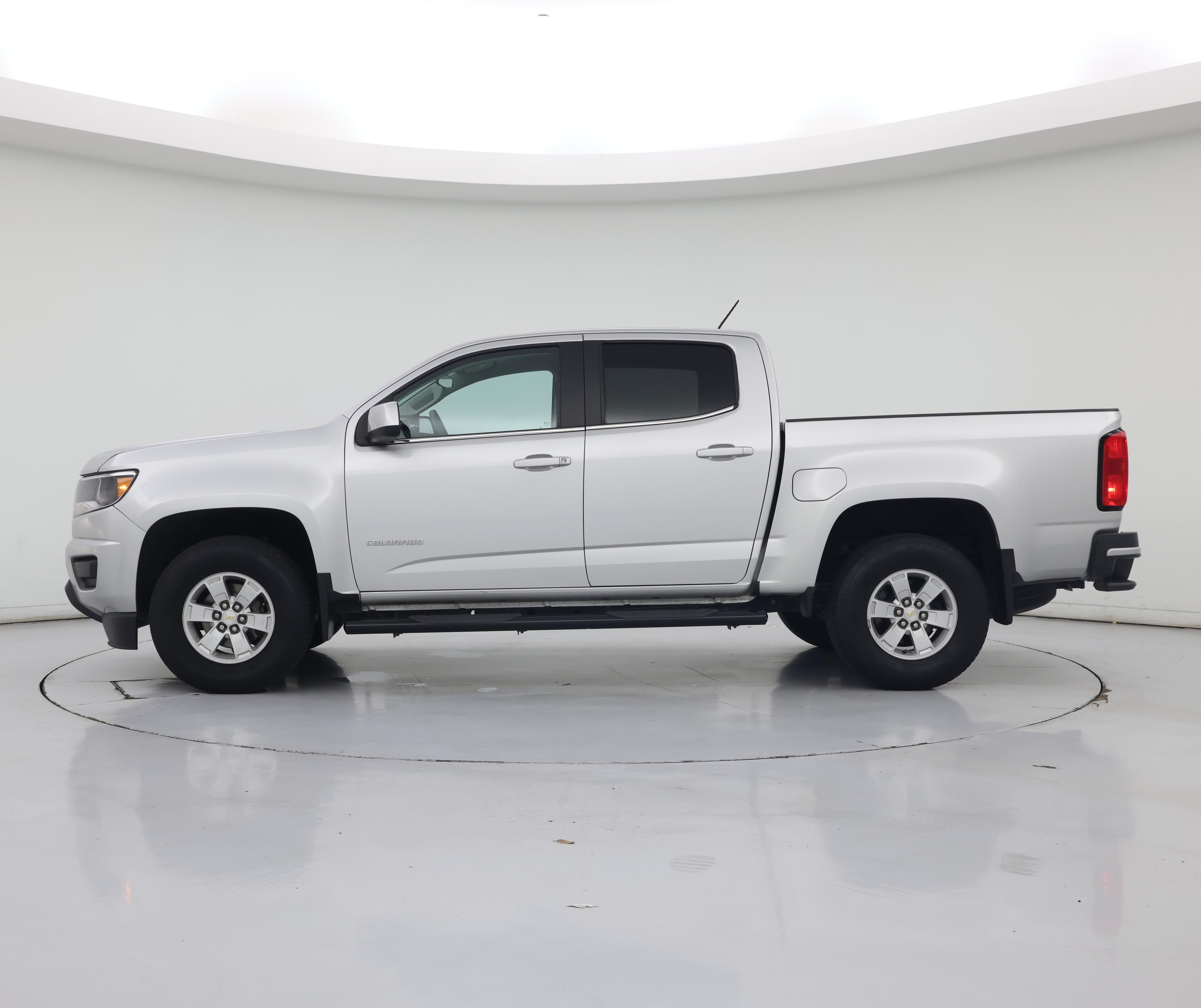 Thumbnail: 2017 Chevrolet Colorado - 3