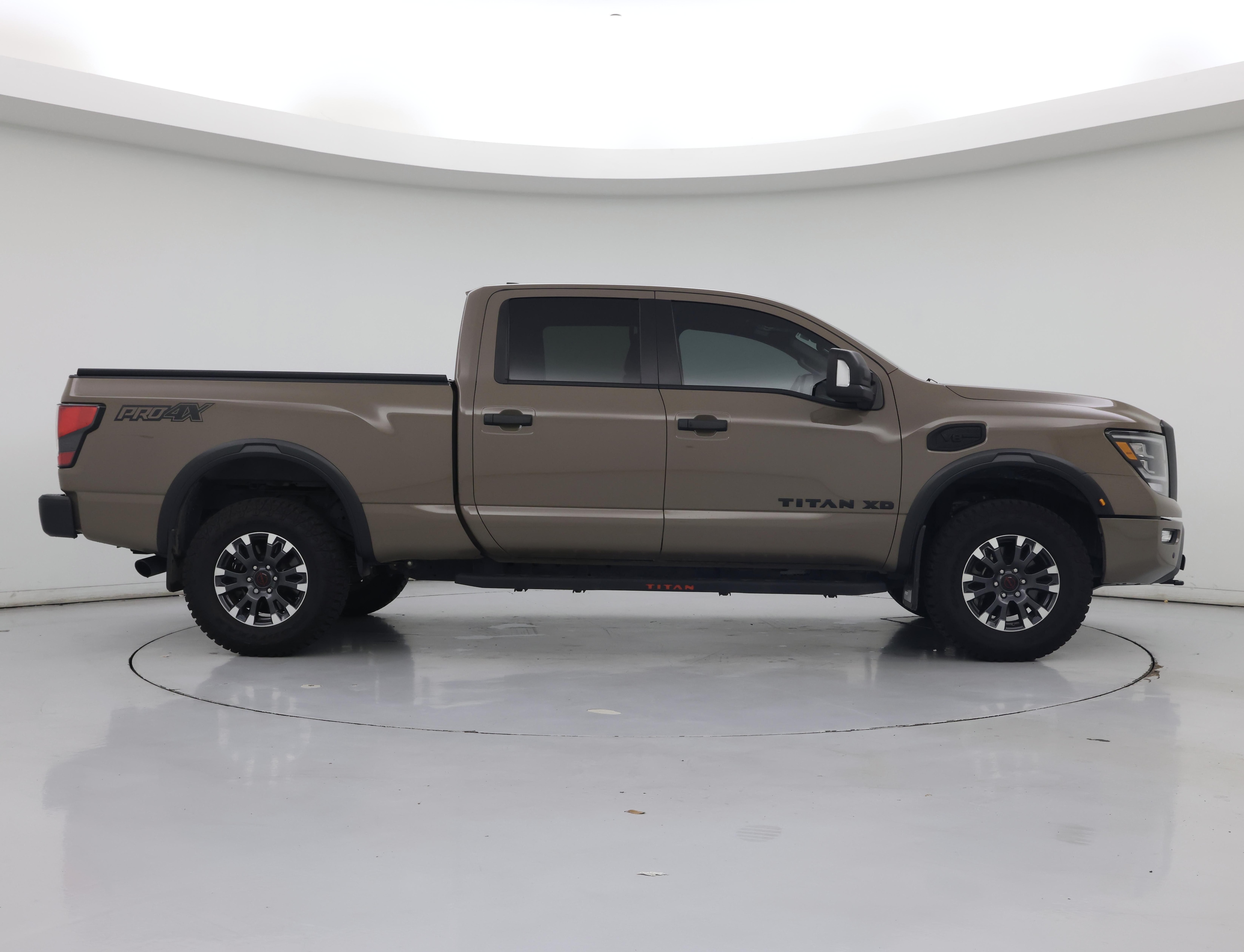 Thumbnail: 2023 Nissan Titan - 7