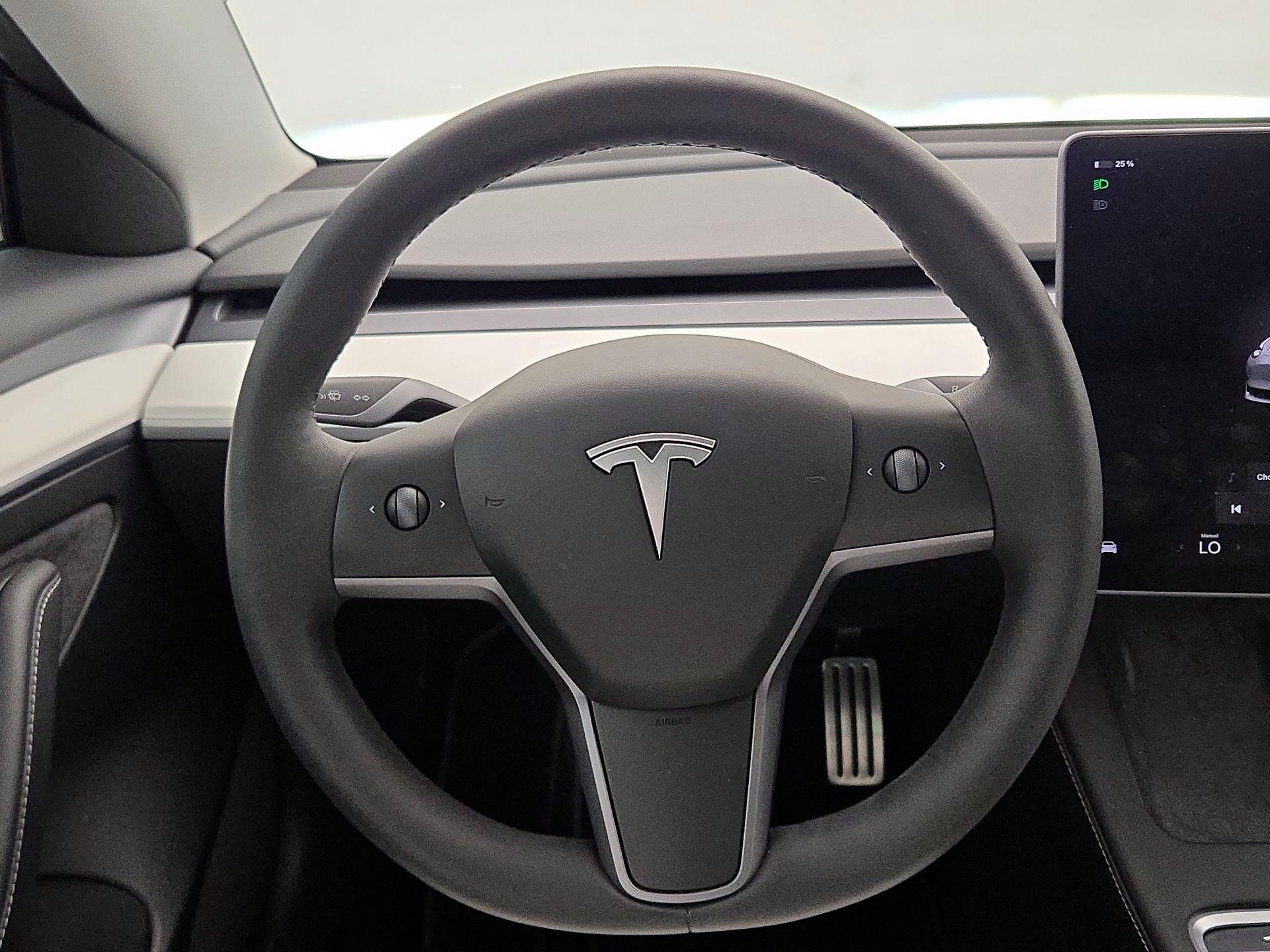 Thumbnail: 2023 Tesla Model 3 - 10