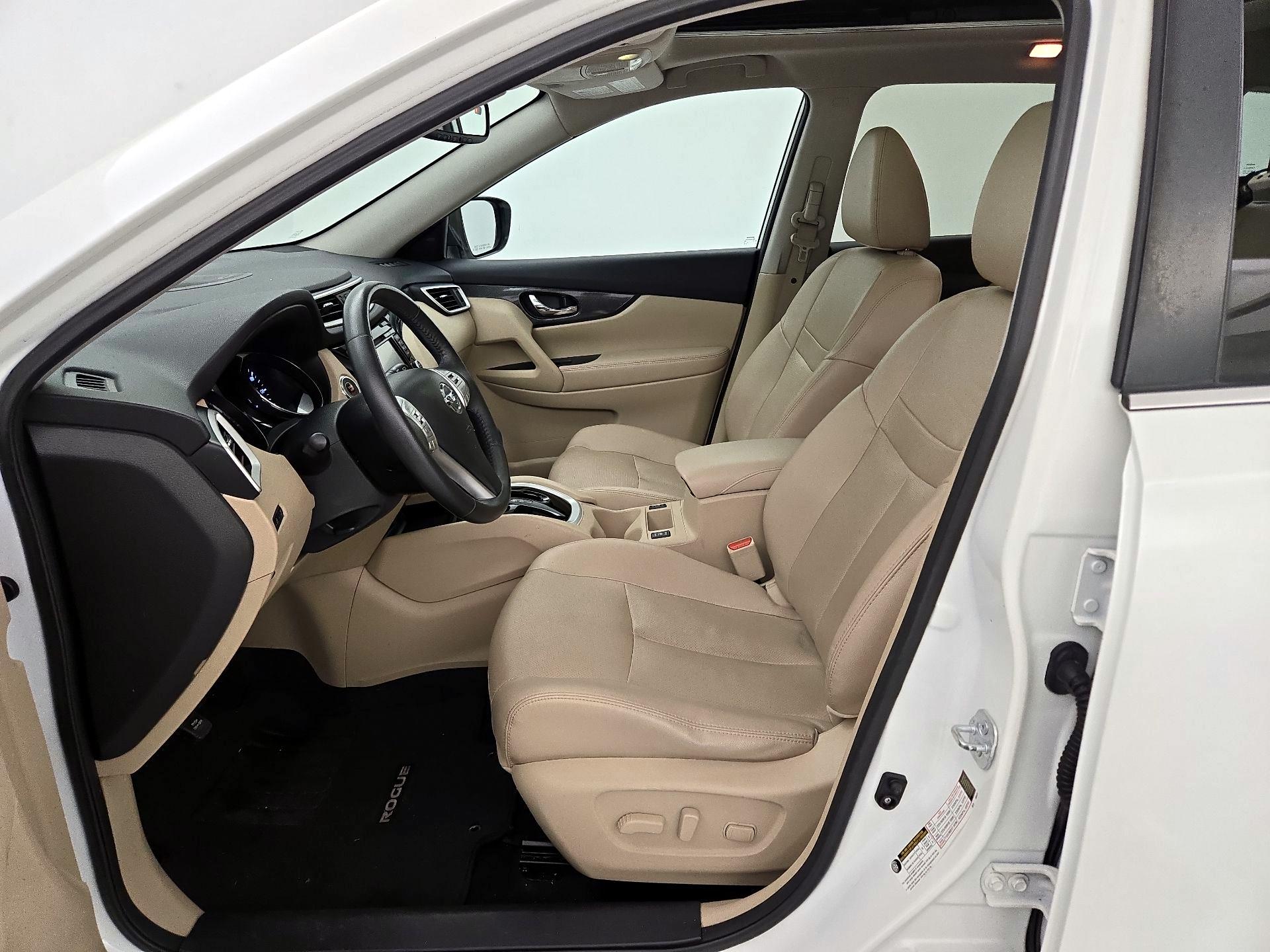 Thumbnail: 2016 Nissan Rogue - 11