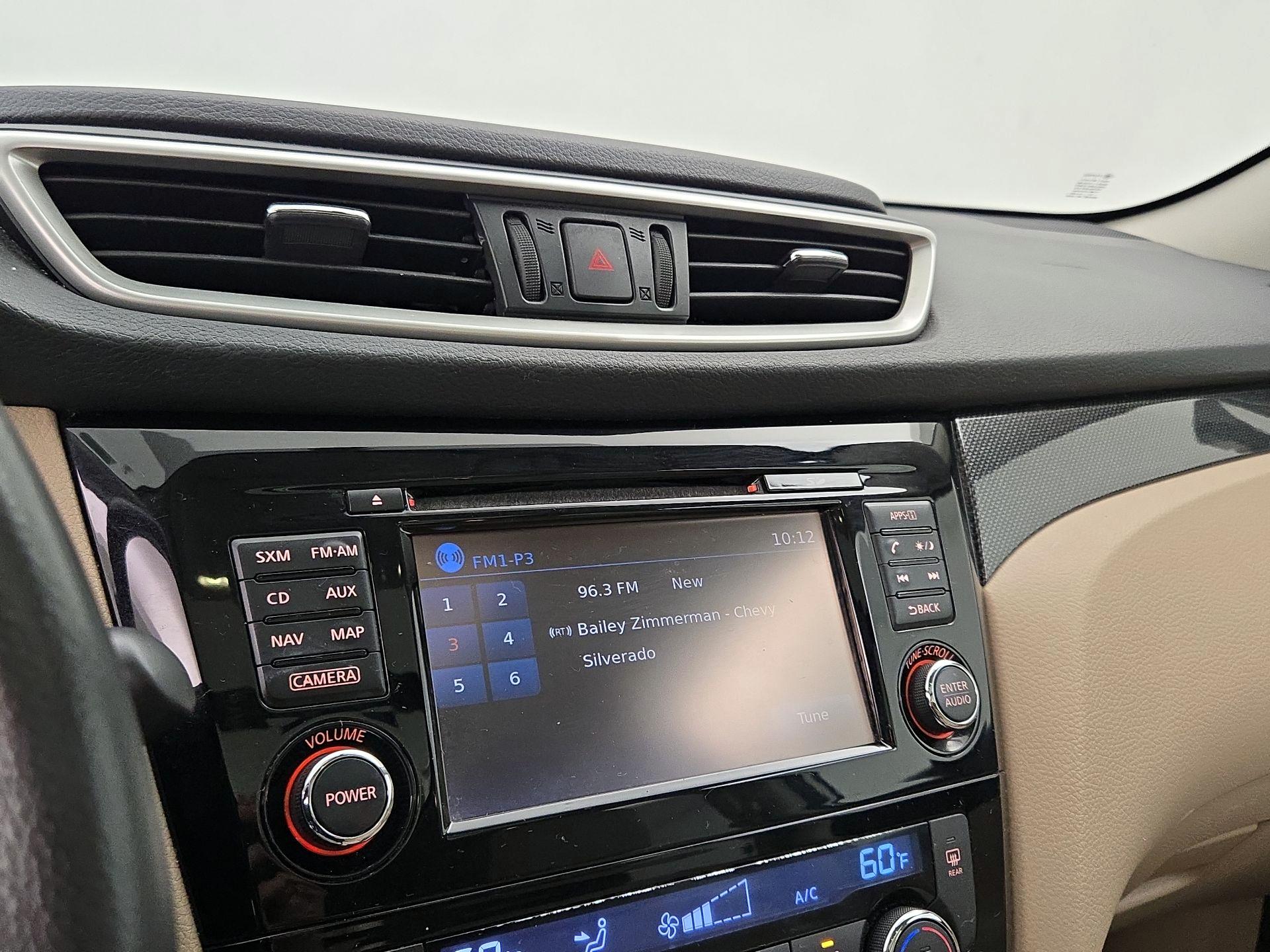 Thumbnail: 2016 Nissan Rogue - 16