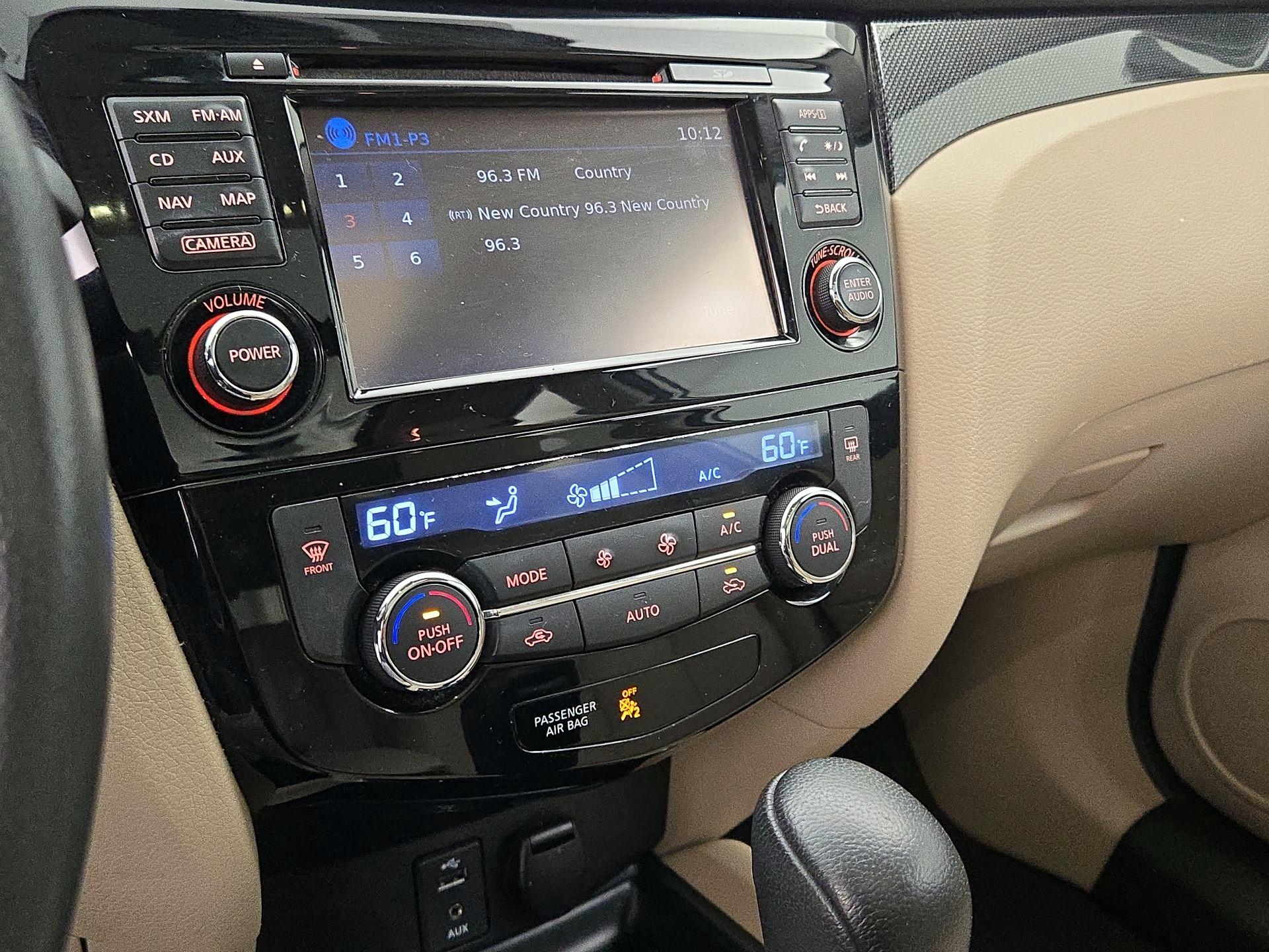 Thumbnail: 2016 Nissan Rogue - 17