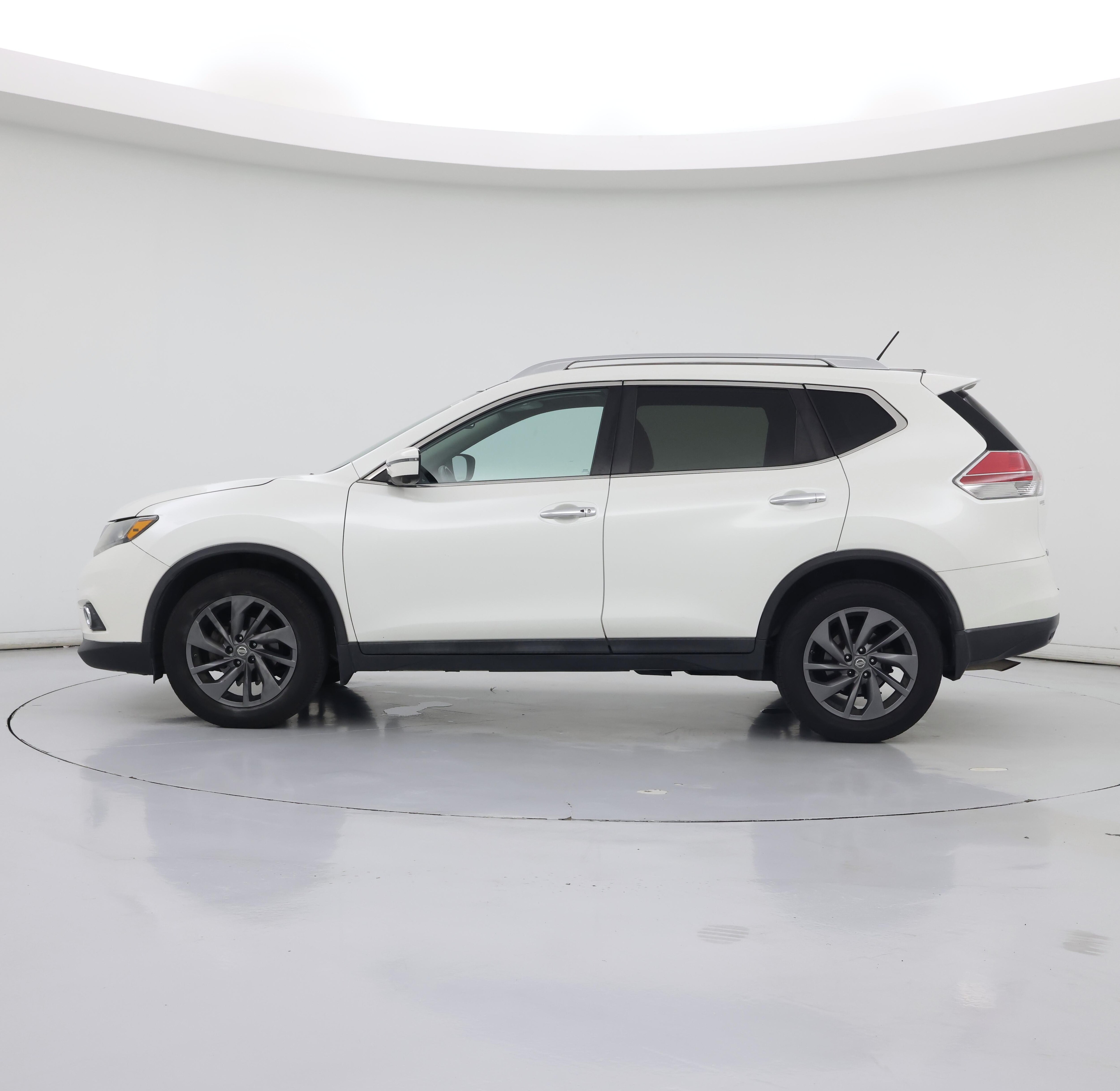 Thumbnail: 2016 Nissan Rogue - 3