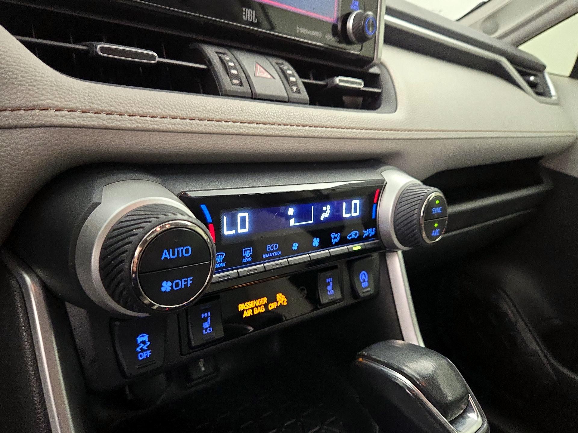 Thumbnail: 2020 Toyota RAV4 - 16