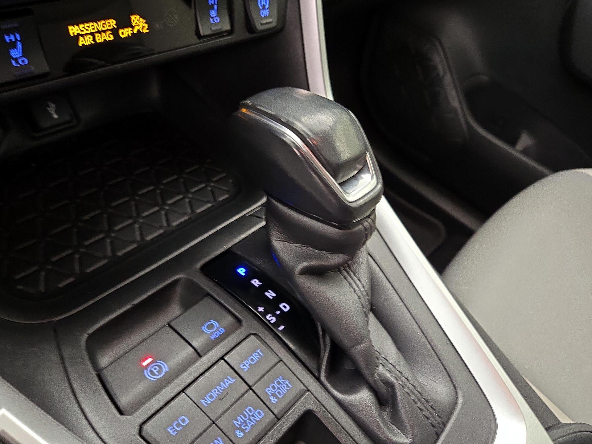 Thumbnail: 2020 Toyota RAV4 - 17