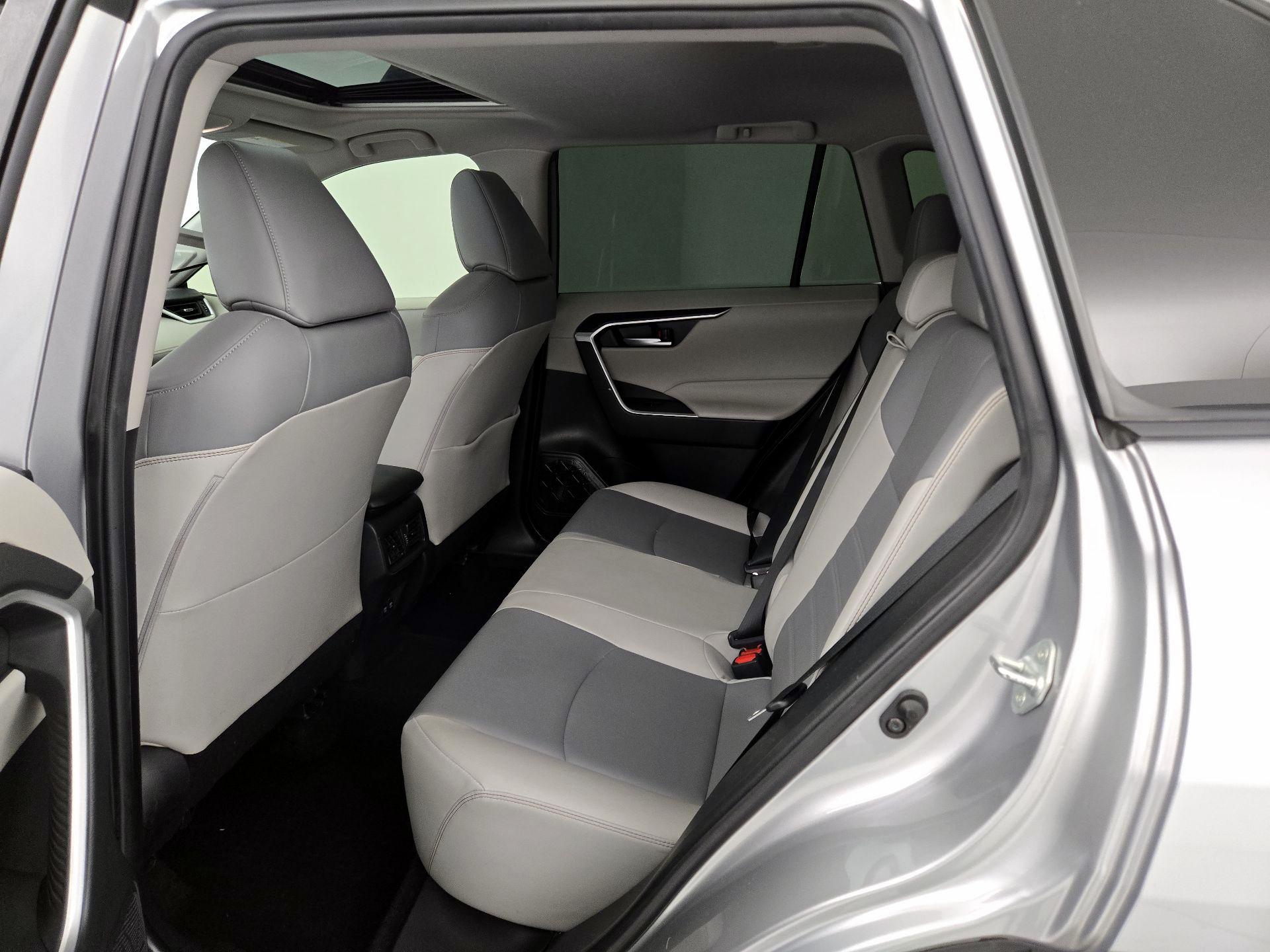 Thumbnail: 2020 Toyota RAV4 - 20