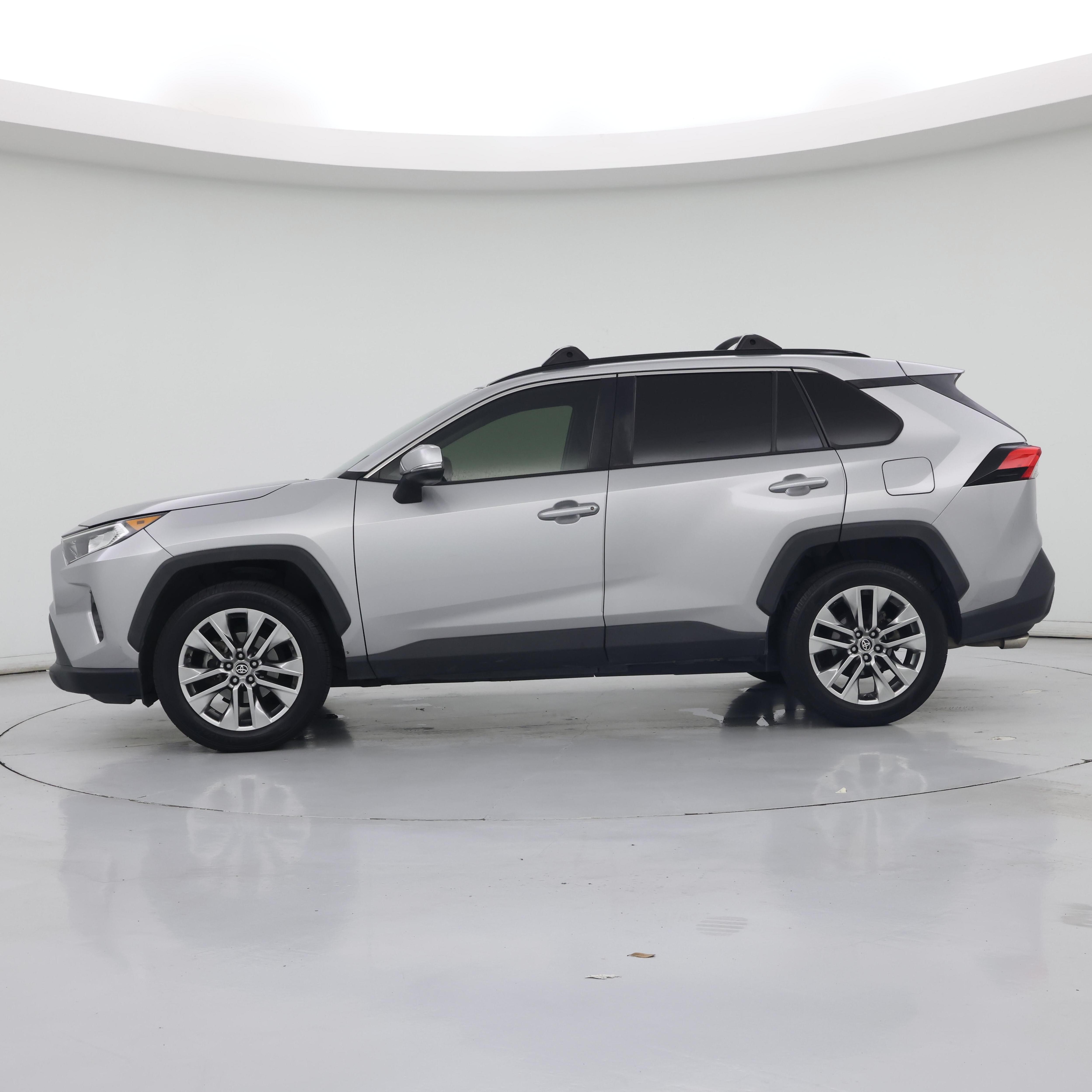 Thumbnail: 2020 Toyota RAV4 - 3