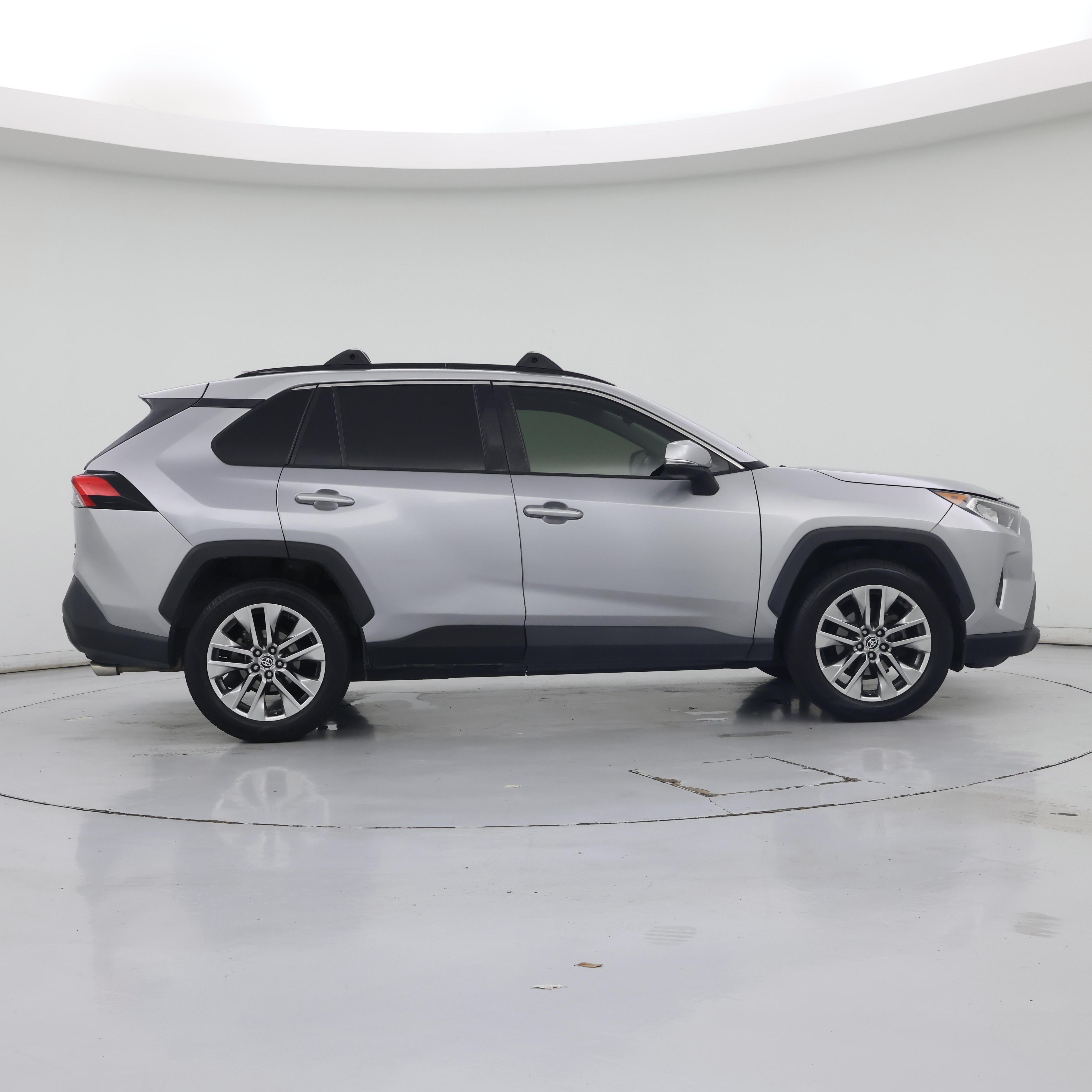 Thumbnail: 2020 Toyota RAV4 - 7