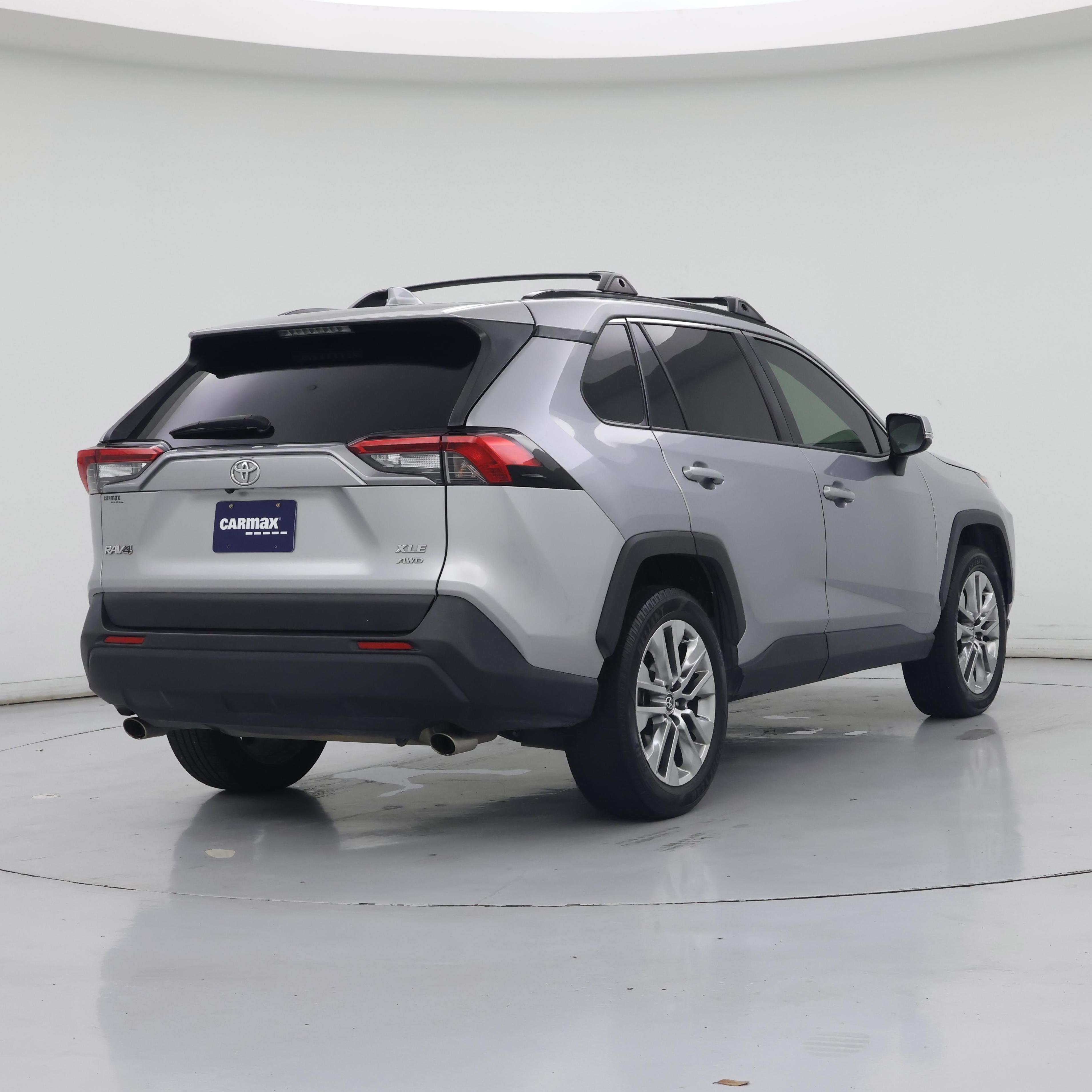 Thumbnail: 2020 Toyota RAV4 - 8