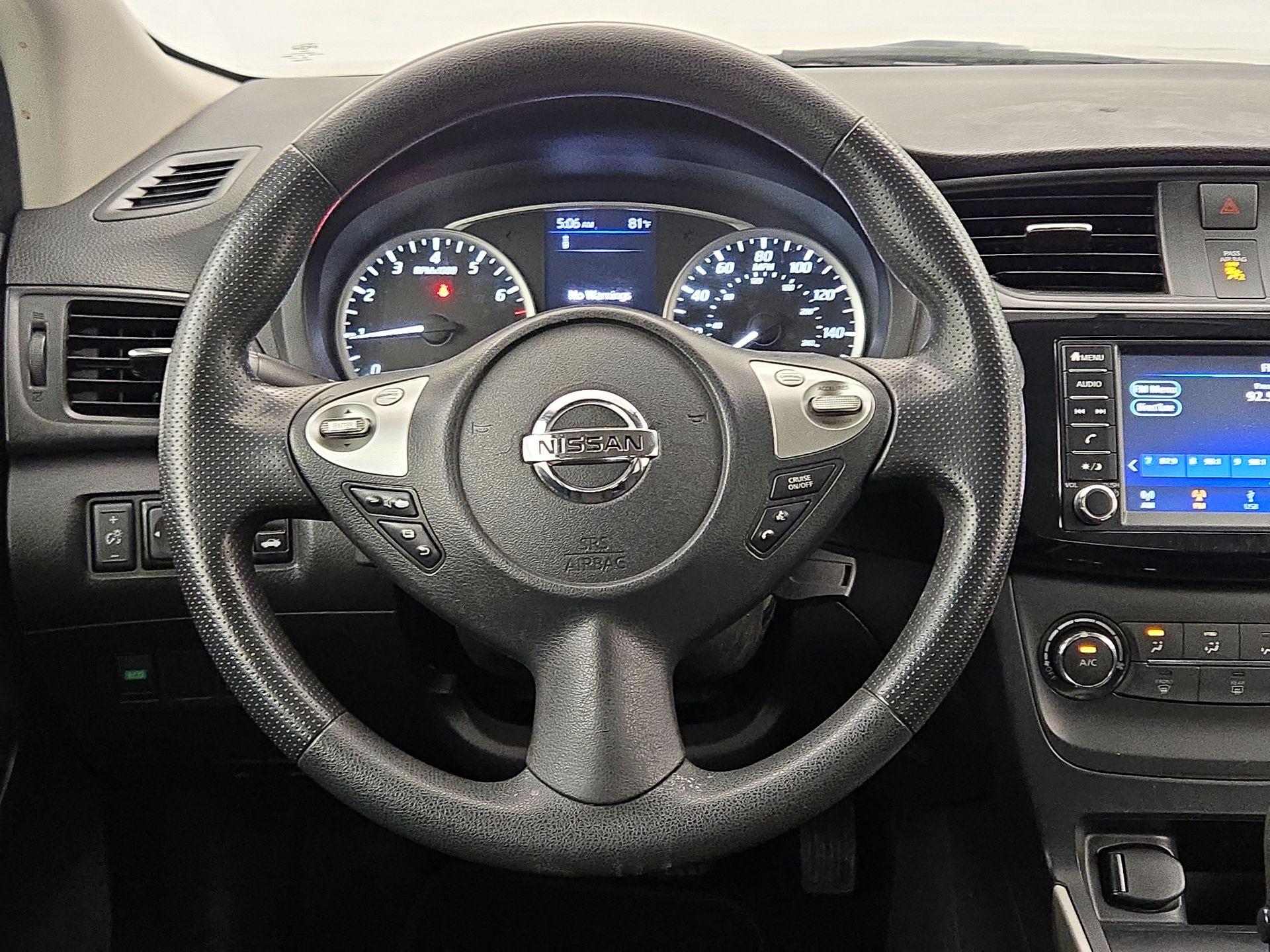 Thumbnail: 2019 Nissan Sentra - 10