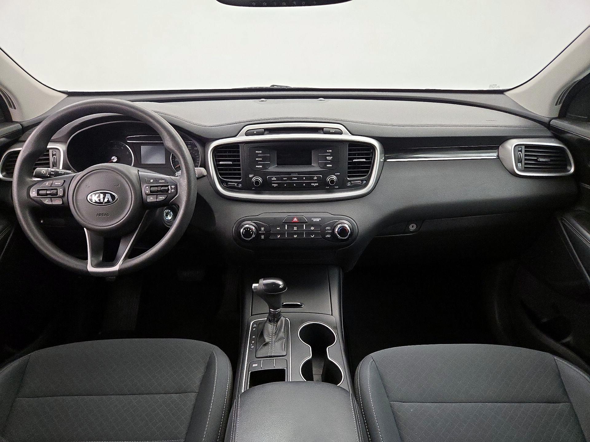 Thumbnail: 2017 Kia Sorento - 9