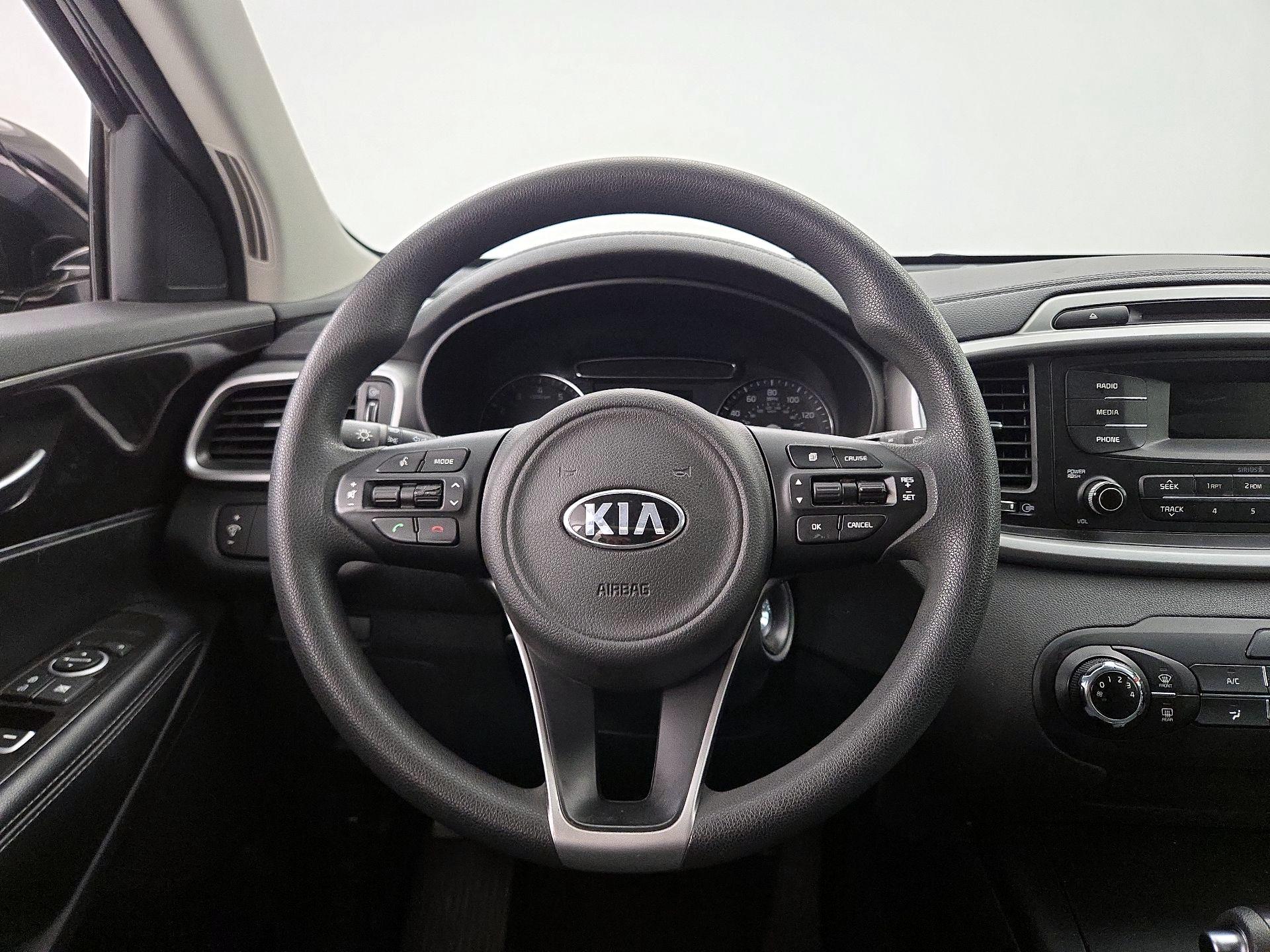 Thumbnail: 2017 Kia Sorento - 10