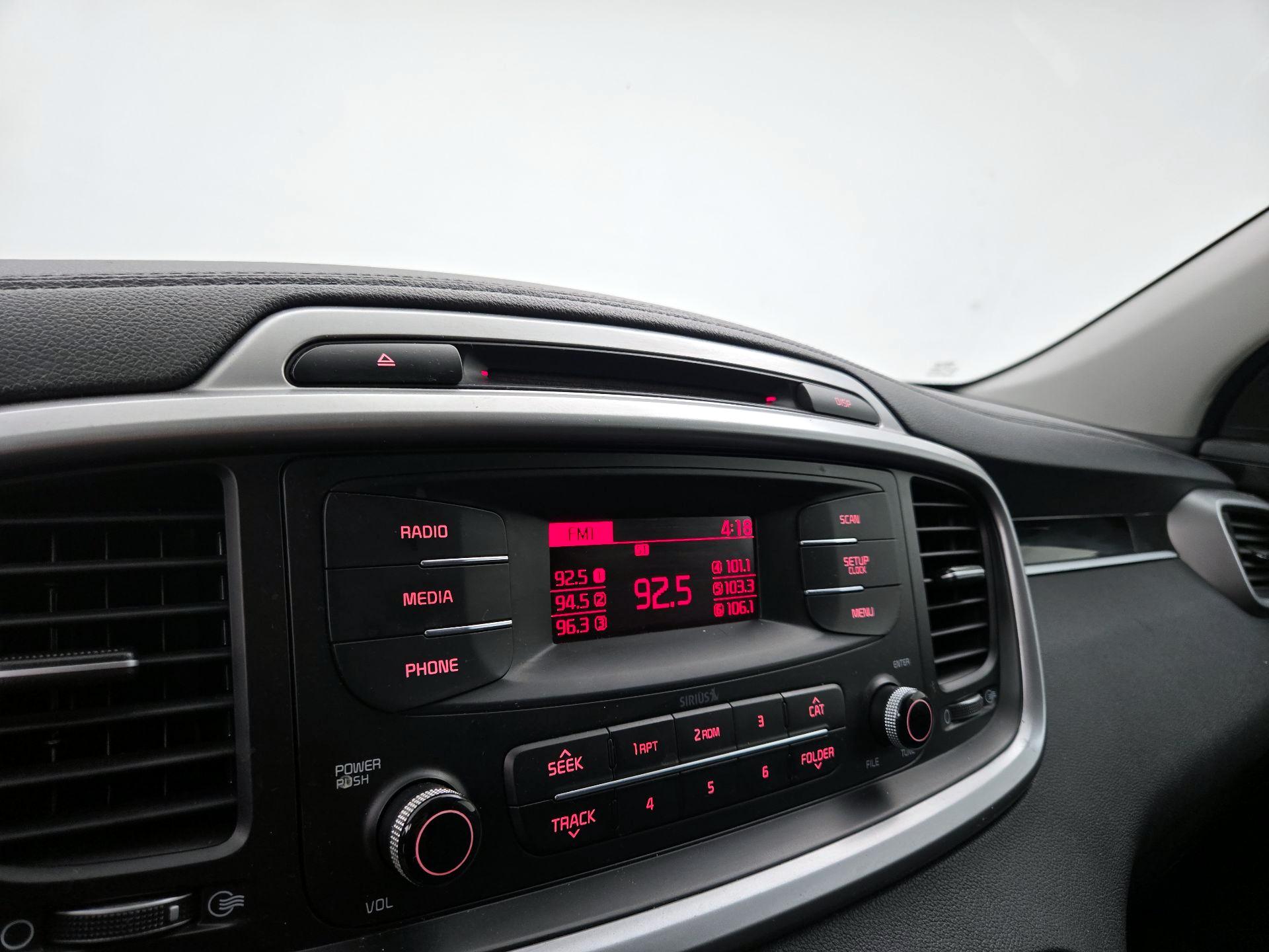Thumbnail: 2017 Kia Sorento - 14