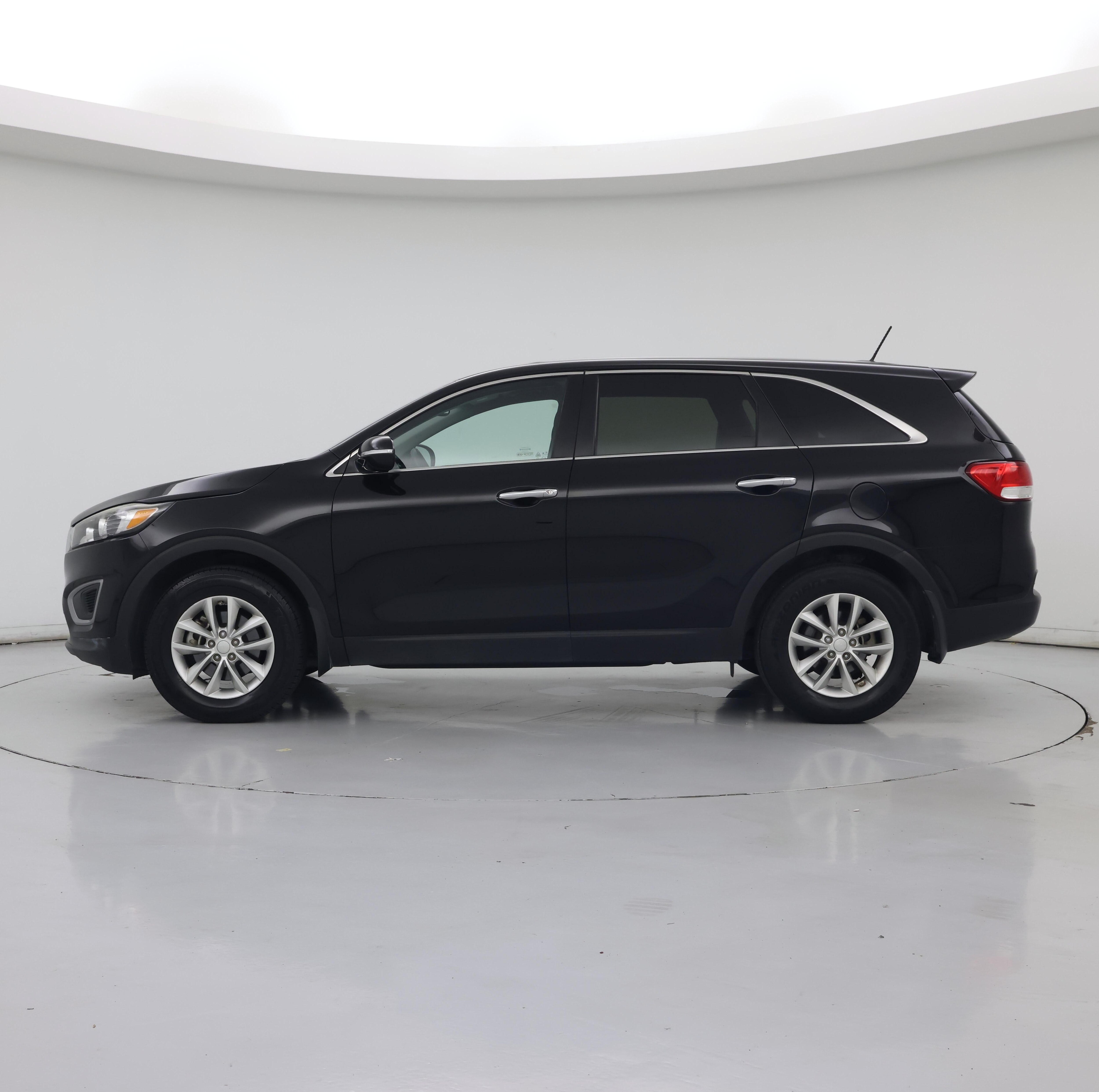 Thumbnail: 2017 Kia Sorento - 3