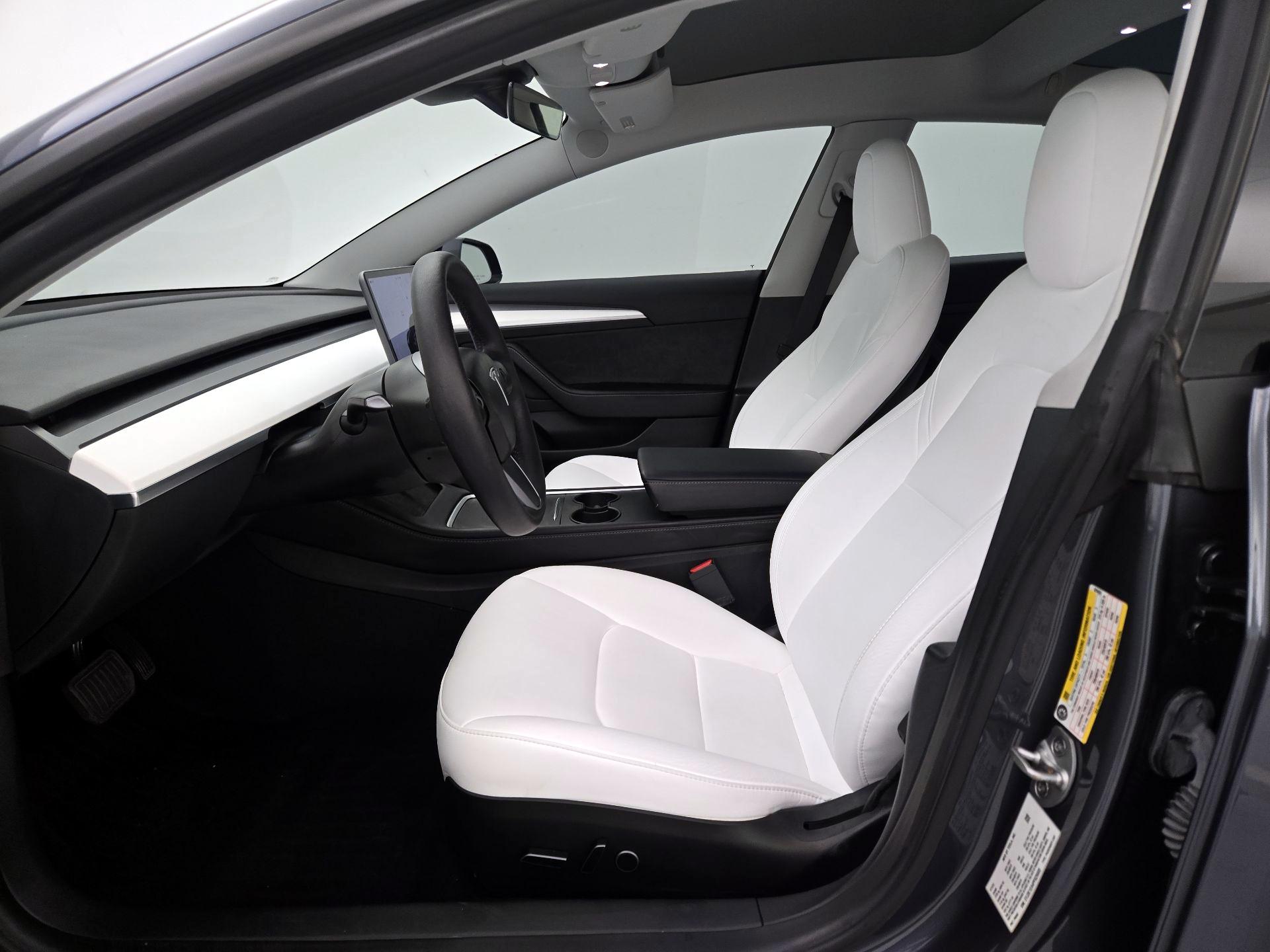 Thumbnail: 2023 Tesla Model 3 - 11