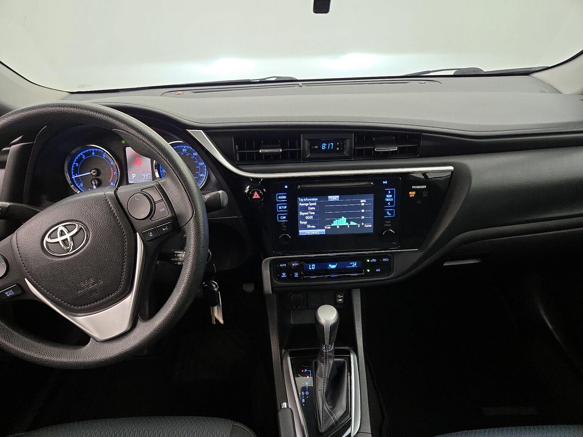 Thumbnail: 2017 Toyota Corolla - 9