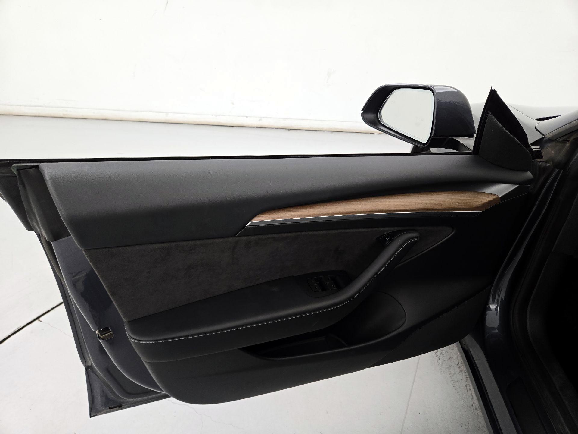 Thumbnail: 2023 Tesla Model 3 - 12