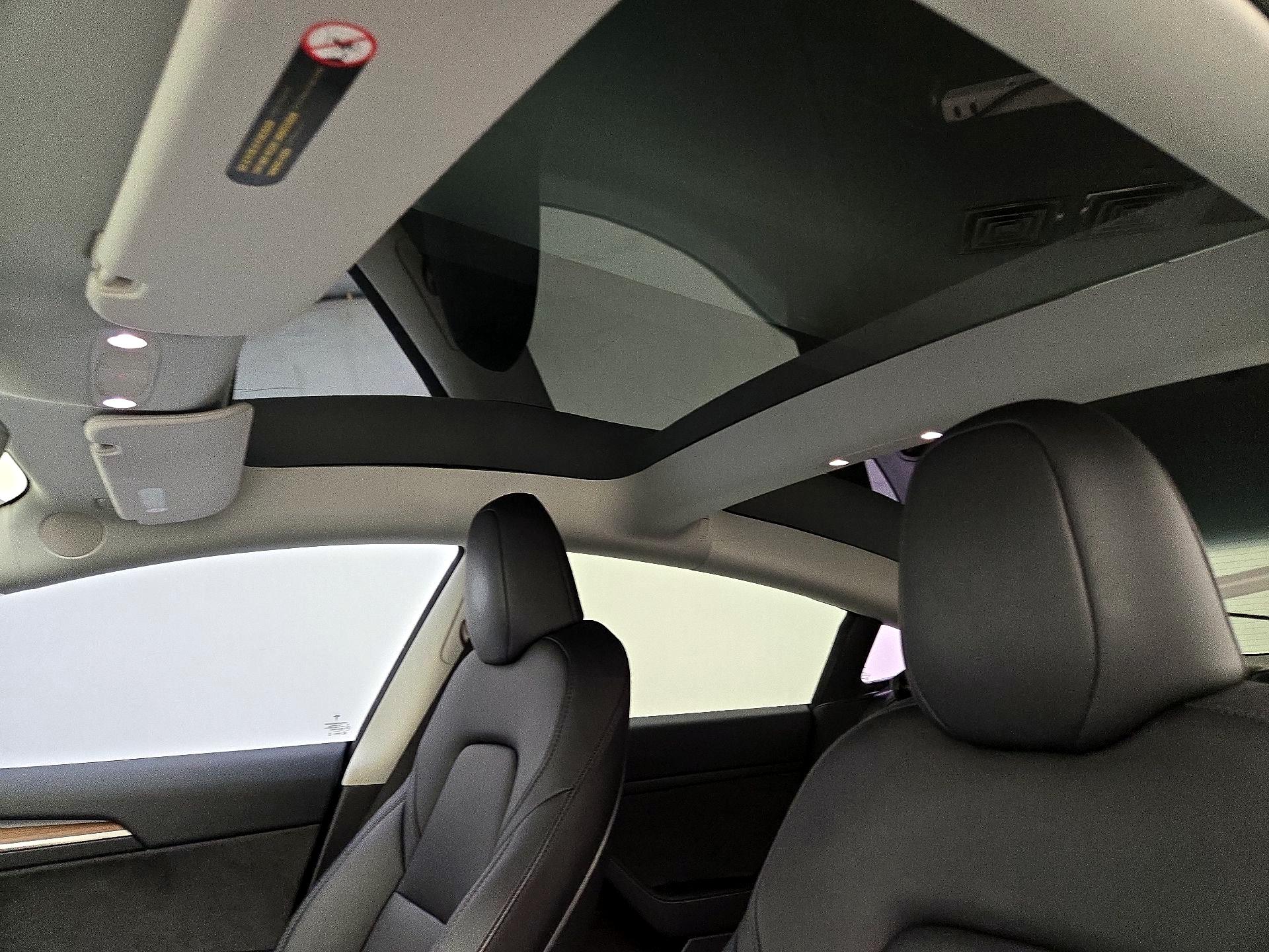 Thumbnail: 2023 Tesla Model 3 - 19