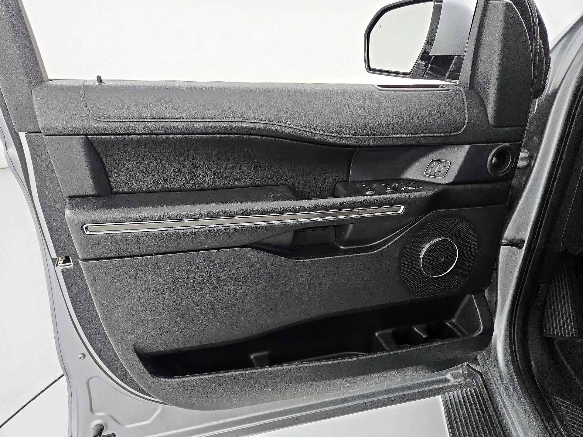 Thumbnail: 2020 Ford Expedition - 12